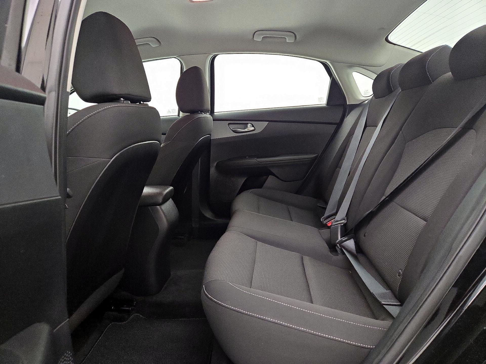 Thumbnail: 2019 Kia Forte - 19