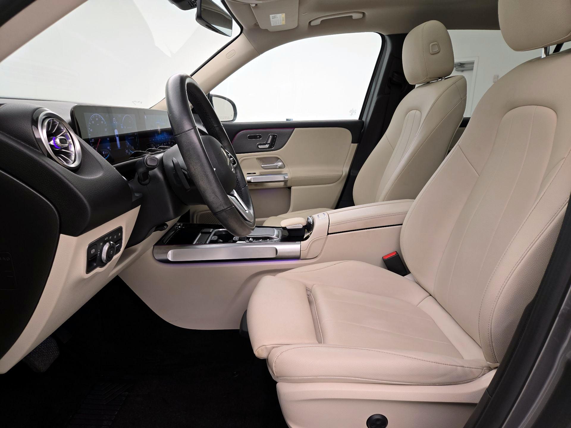 Thumbnail: 2021 Mercedes-Benz GLB - 11