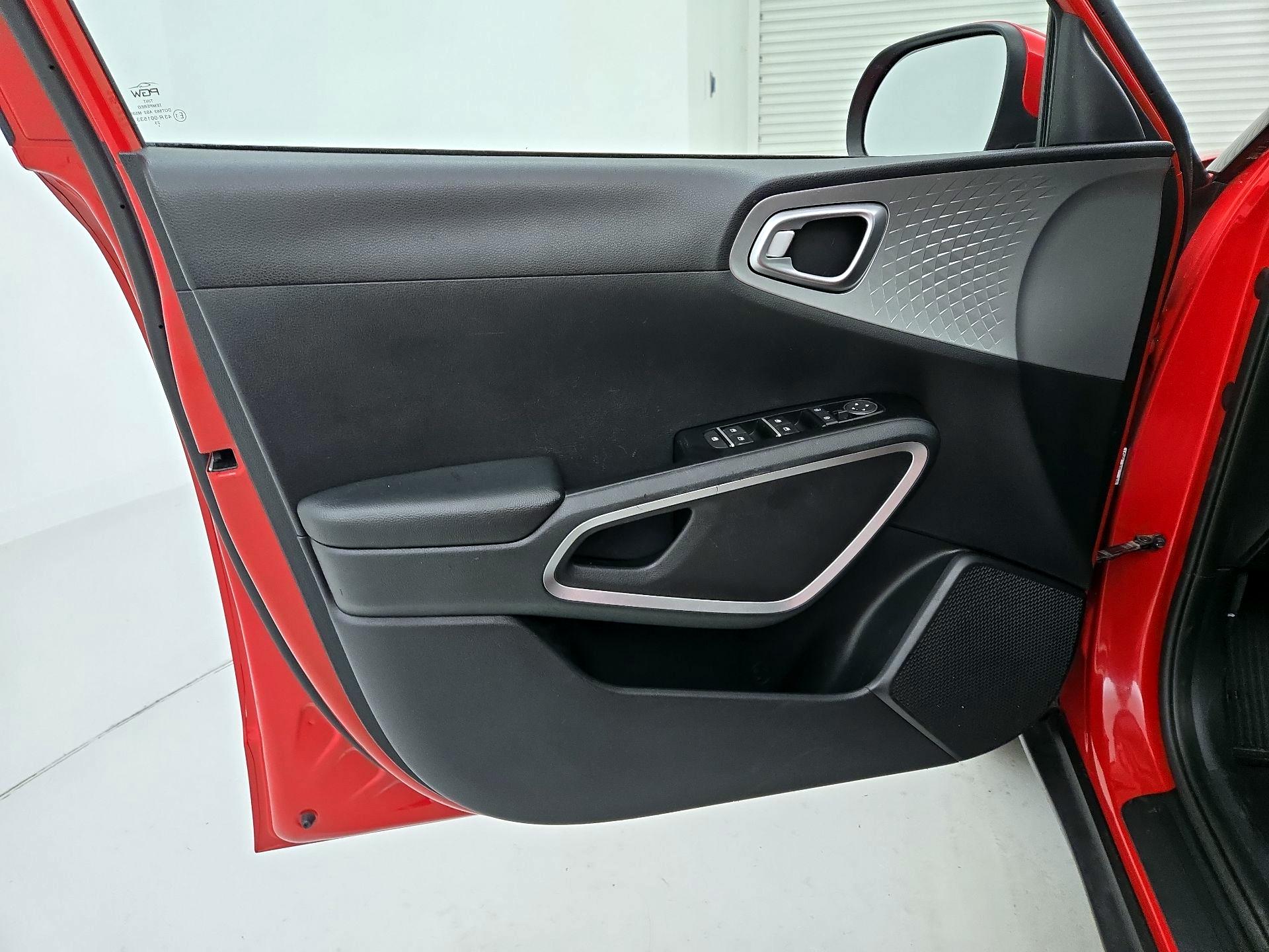Thumbnail: 2020 Kia Soul - 12