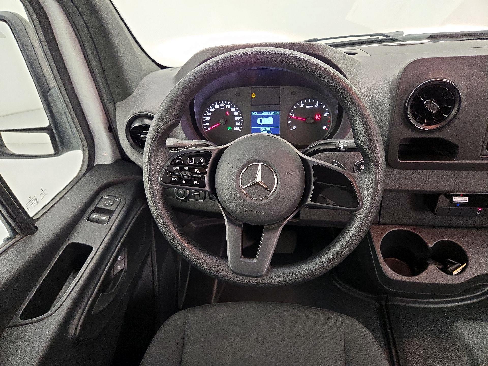 Thumbnail: 2022 Mercedes-Benz Sprinter - 10
