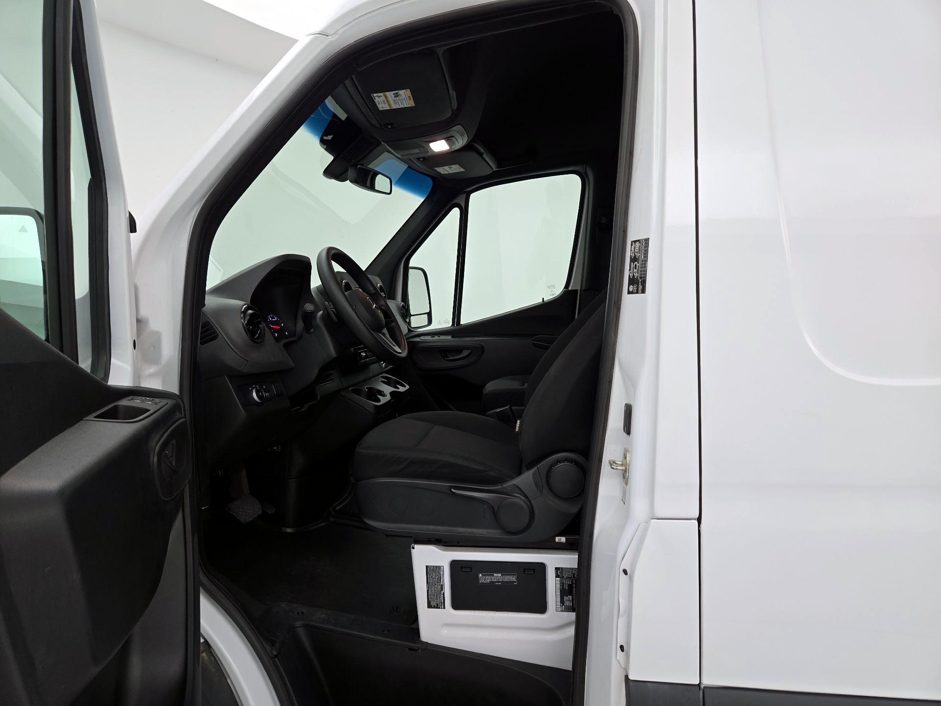 Thumbnail: 2022 Mercedes-Benz Sprinter - 11