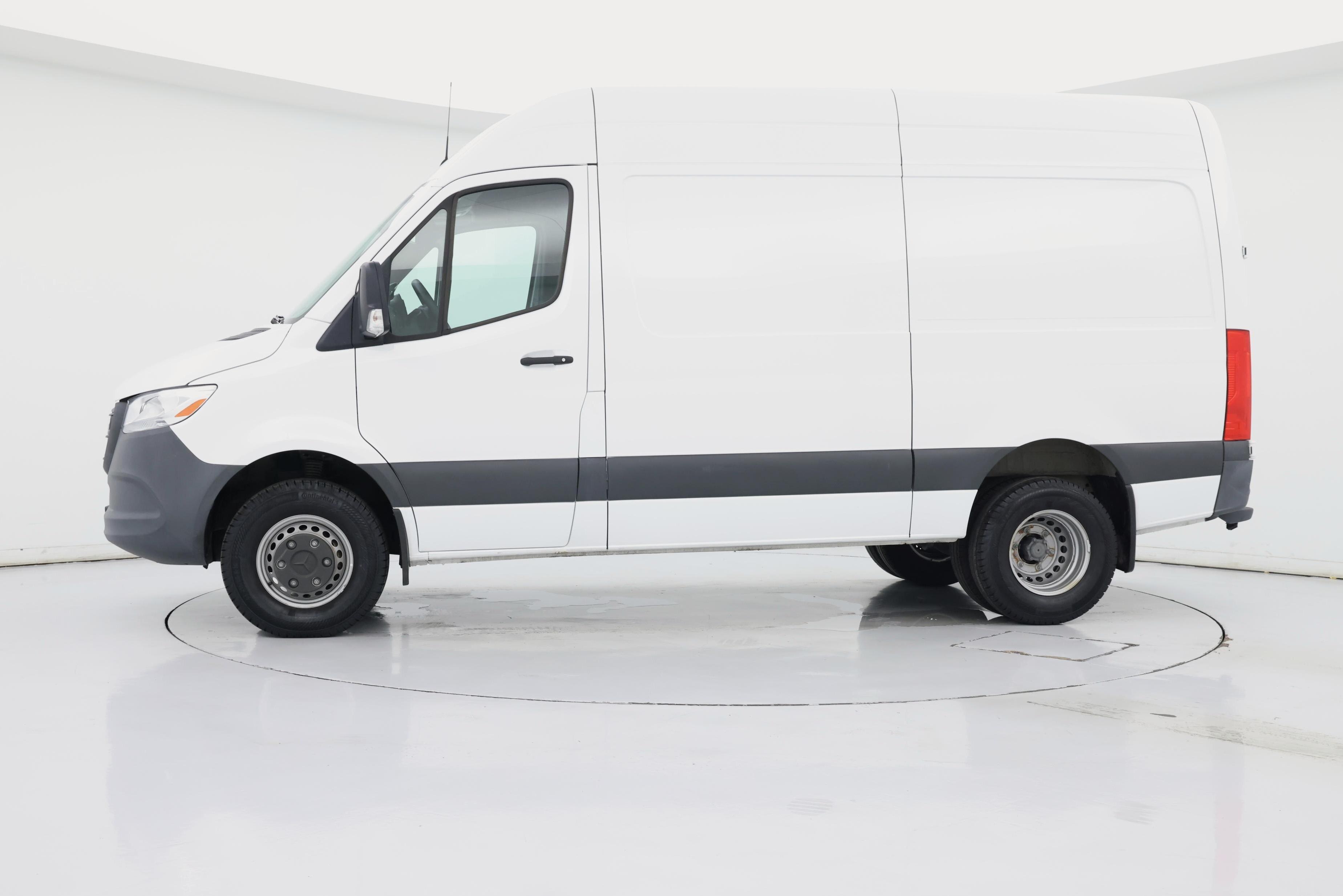 Thumbnail: 2022 Mercedes-Benz Sprinter - 3