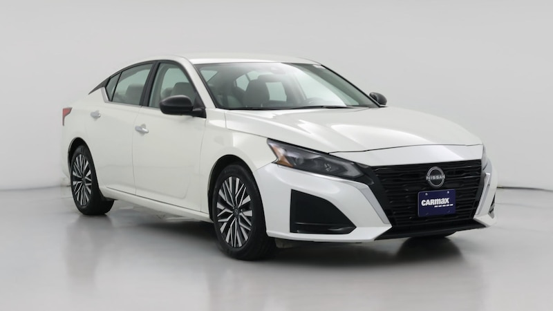 2025 Nissan Altima SV Hero Image