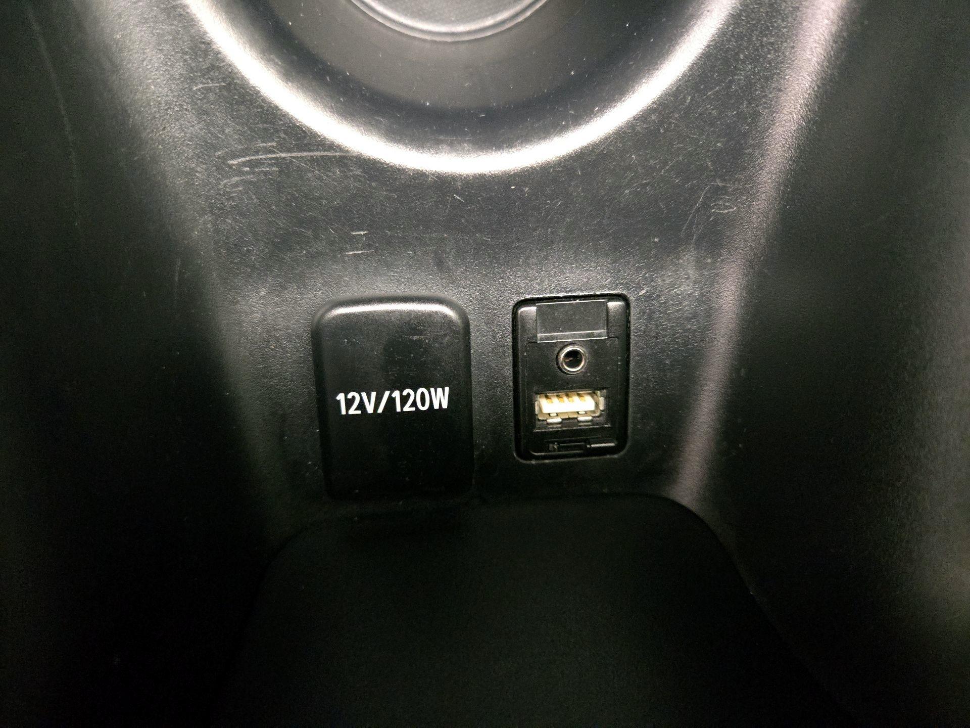 Thumbnail: 2016 Toyota Prius - 18