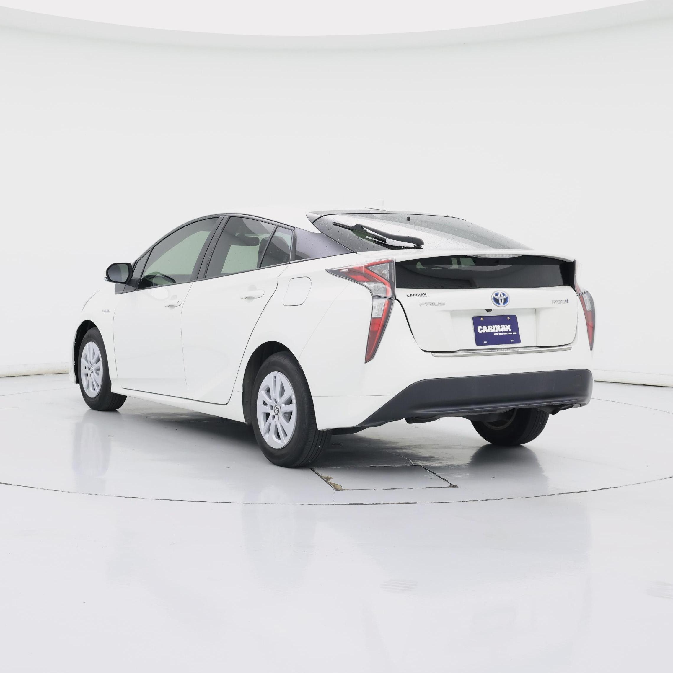 Thumbnail: 2016 Toyota Prius - 2