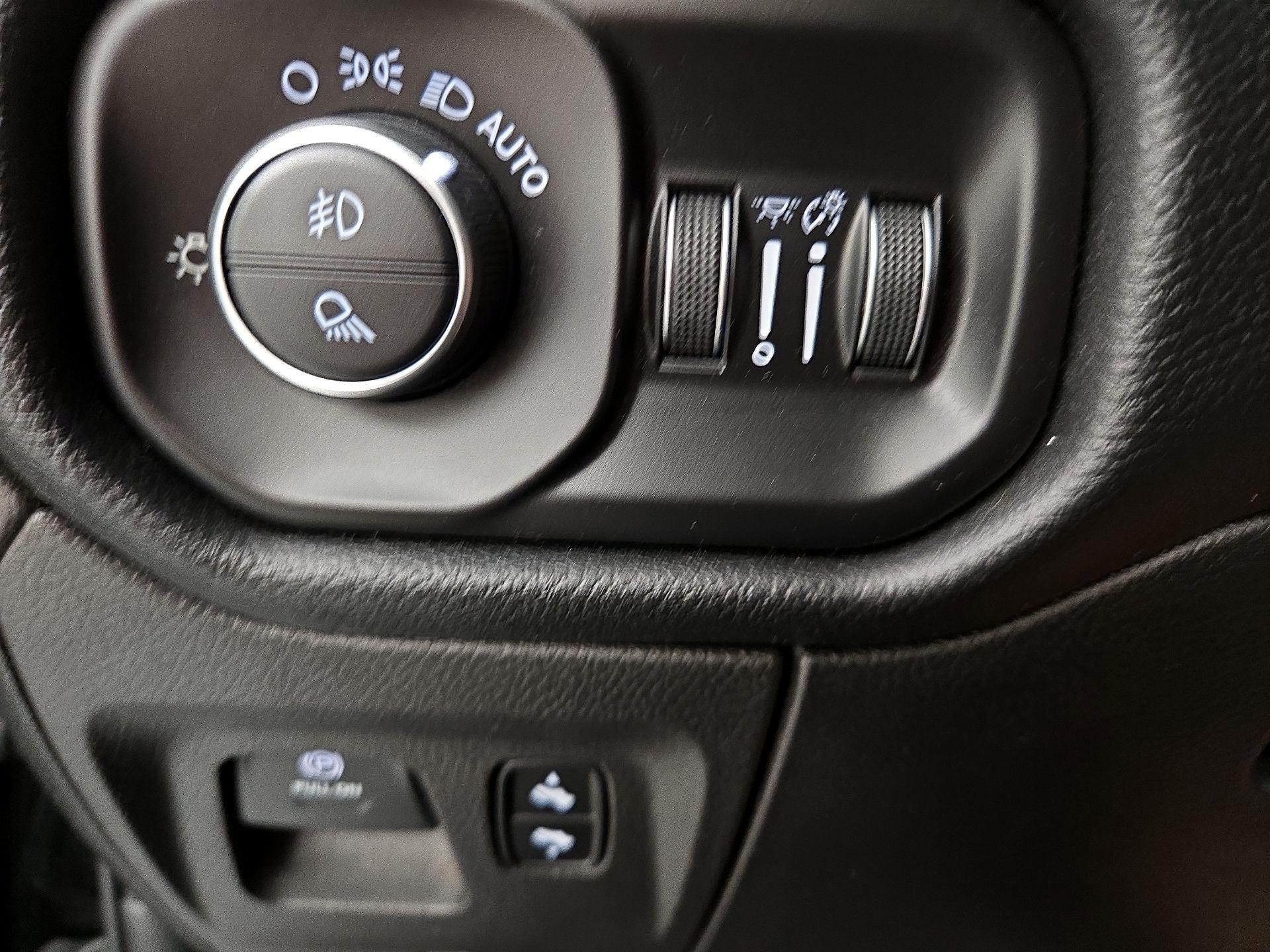 Thumbnail: 2019 RAM 1500 - 13