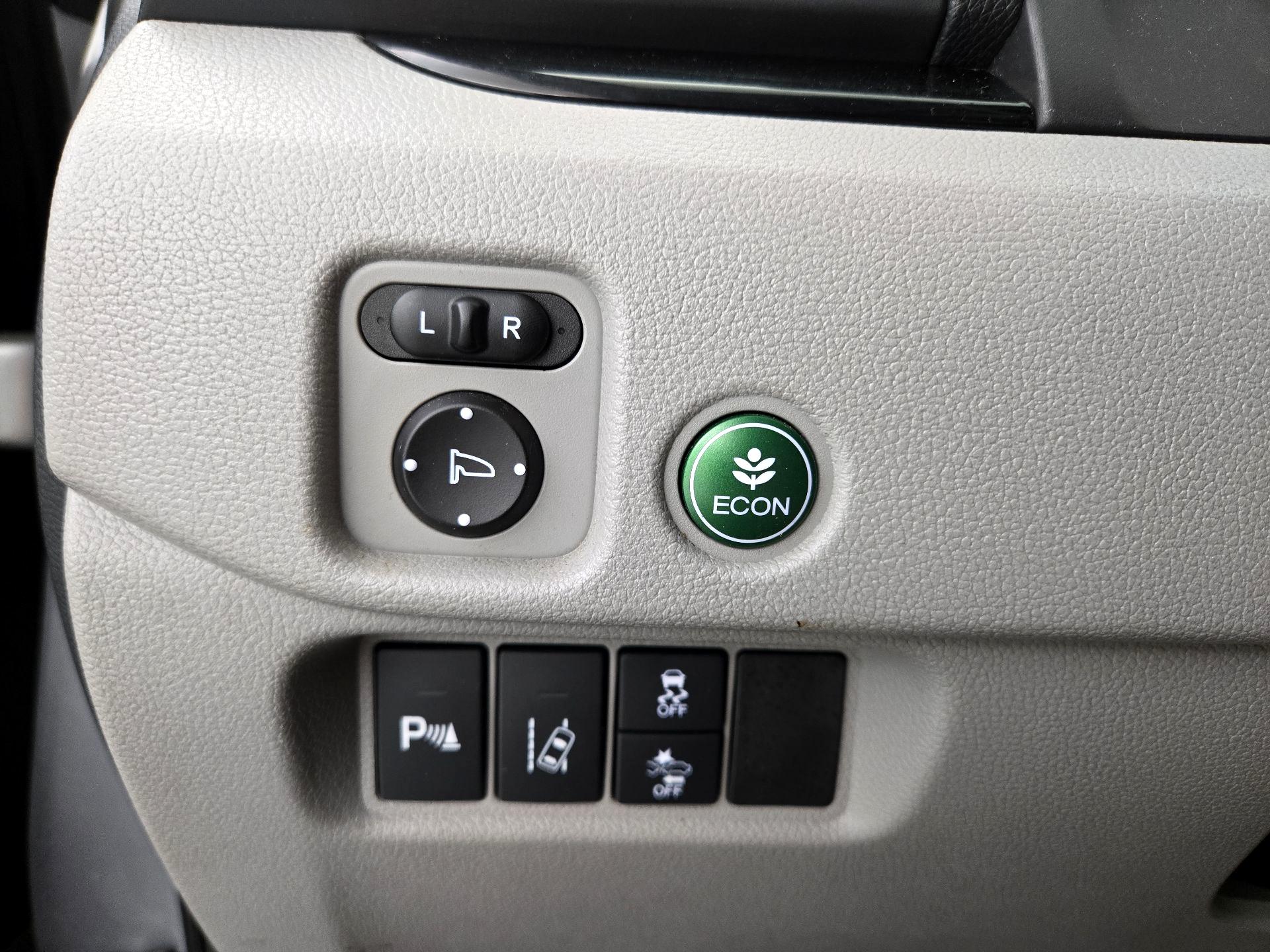 Thumbnail: 2016 Honda Pilot - 13
