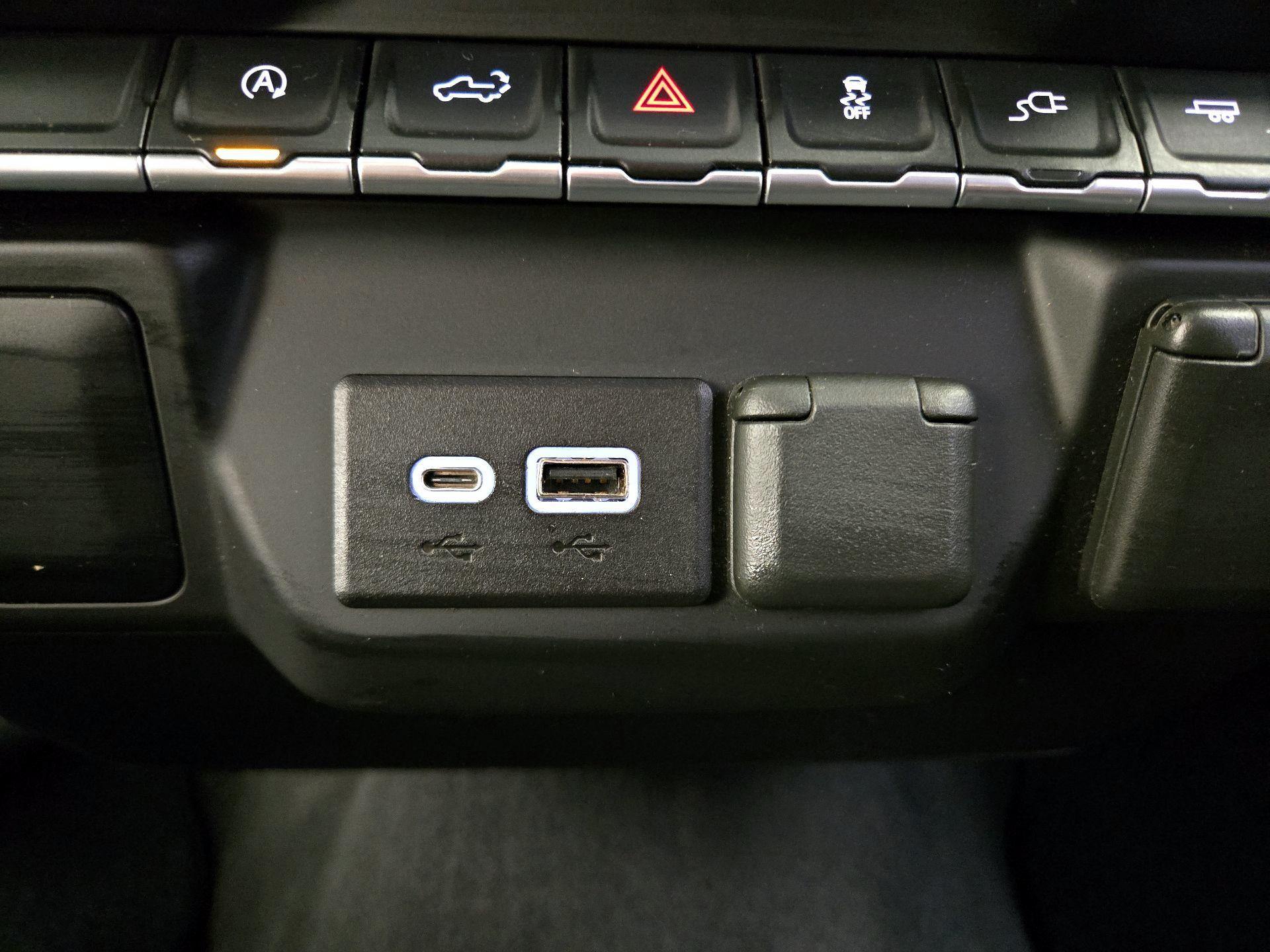 Thumbnail: 2022 Chevrolet Silverado 1500 - 18