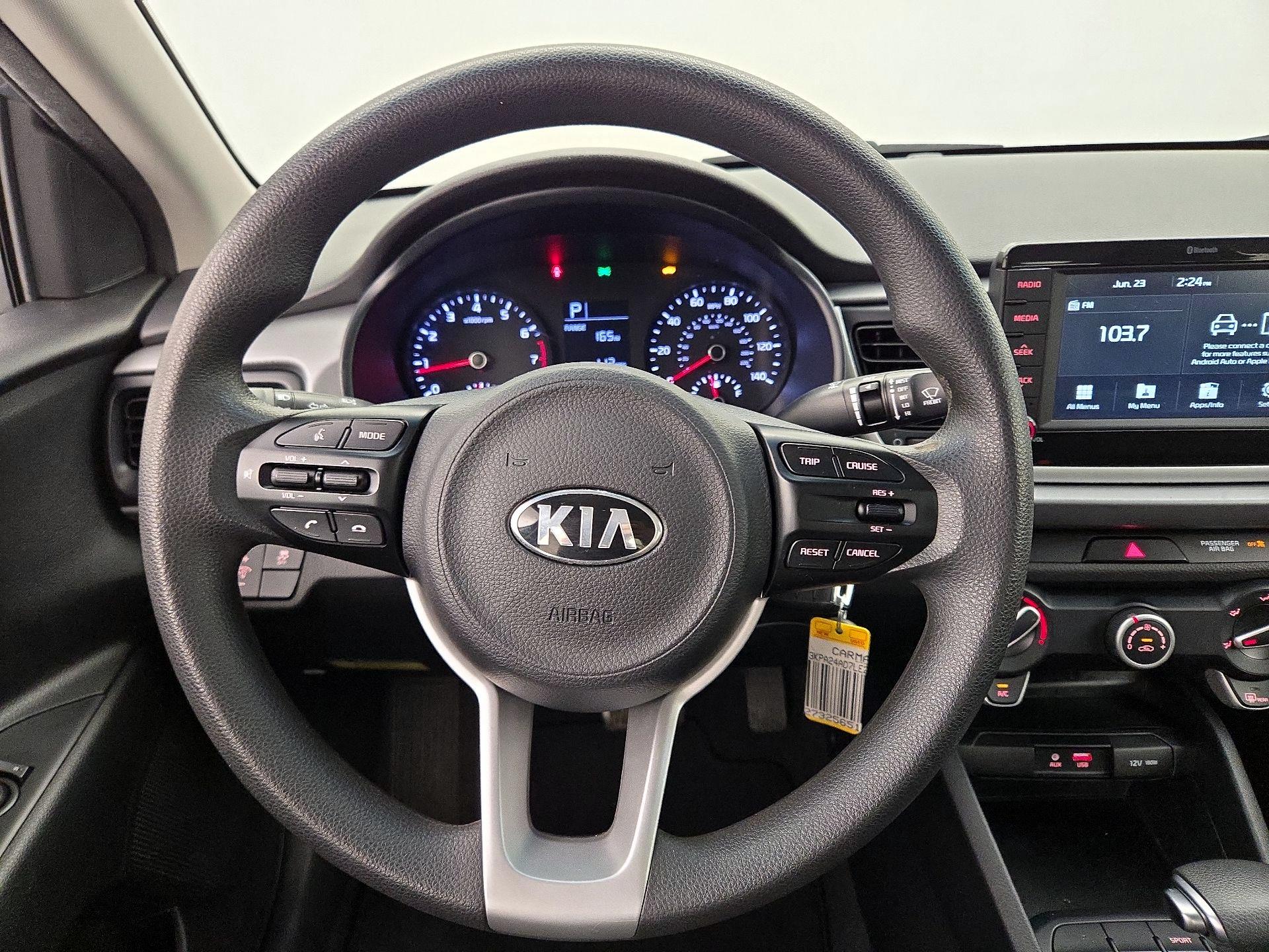 Thumbnail: 2020 Kia Rio - 10