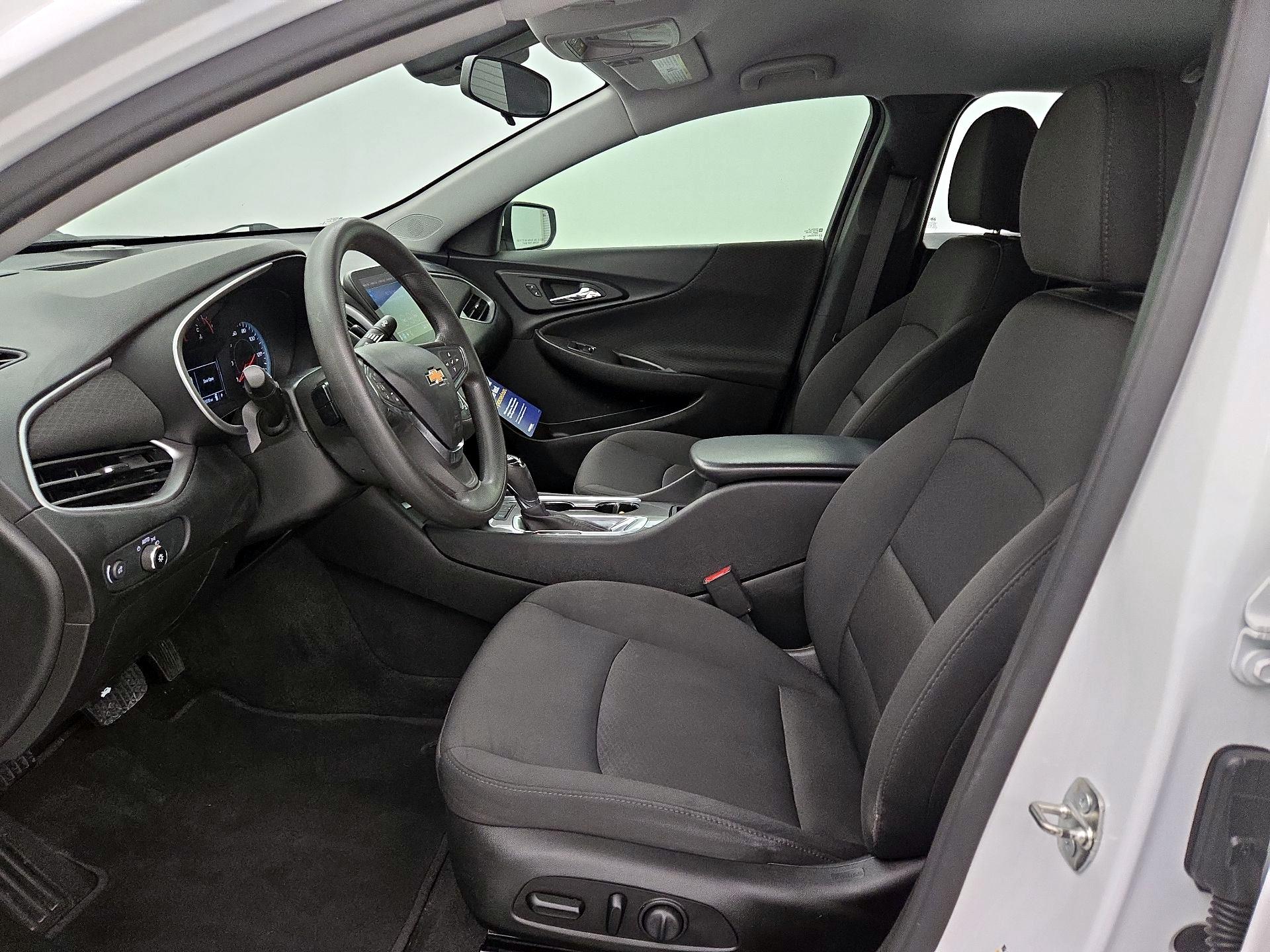 Thumbnail: 2020 Chevrolet Malibu - 11