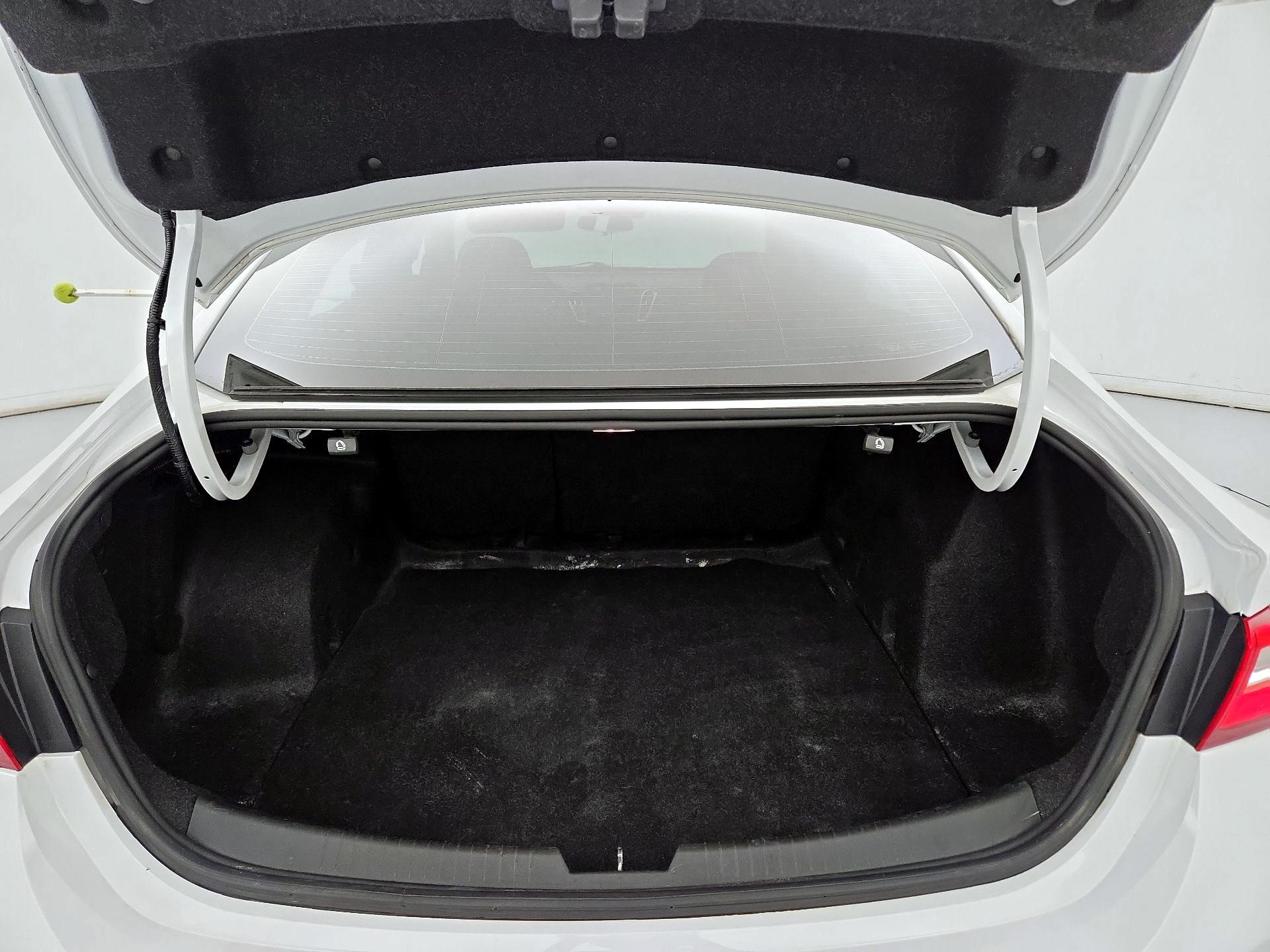 Thumbnail: 2020 Chevrolet Malibu - 20