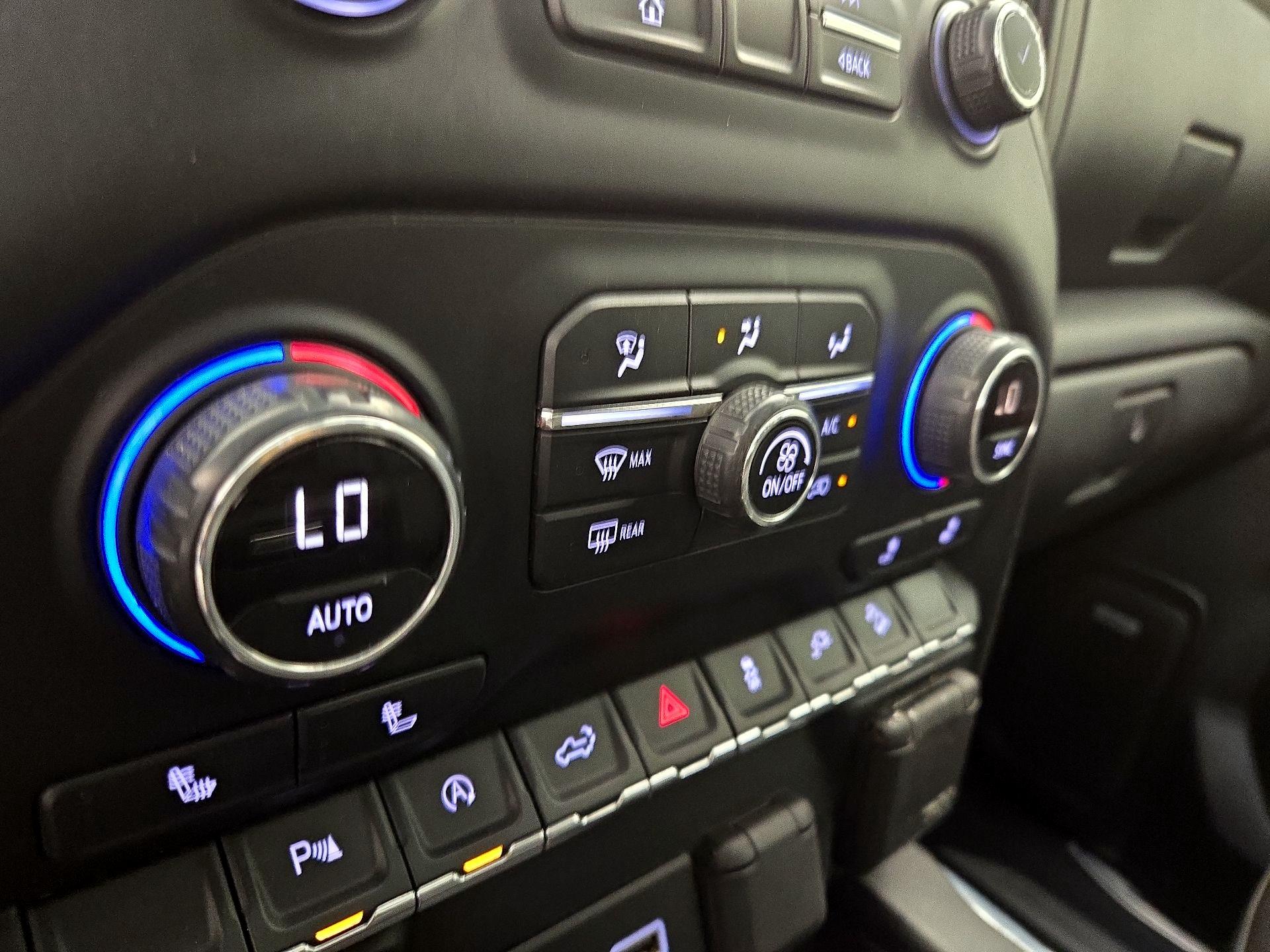 Thumbnail: 2021 Chevrolet Silverado 1500 - 16