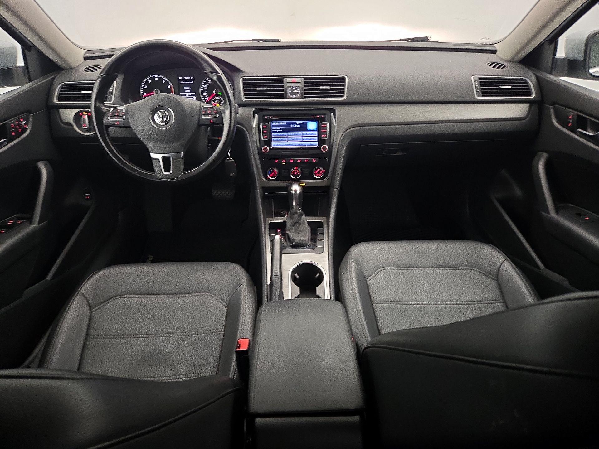 Thumbnail: 2014 Volkswagen Passat - 9