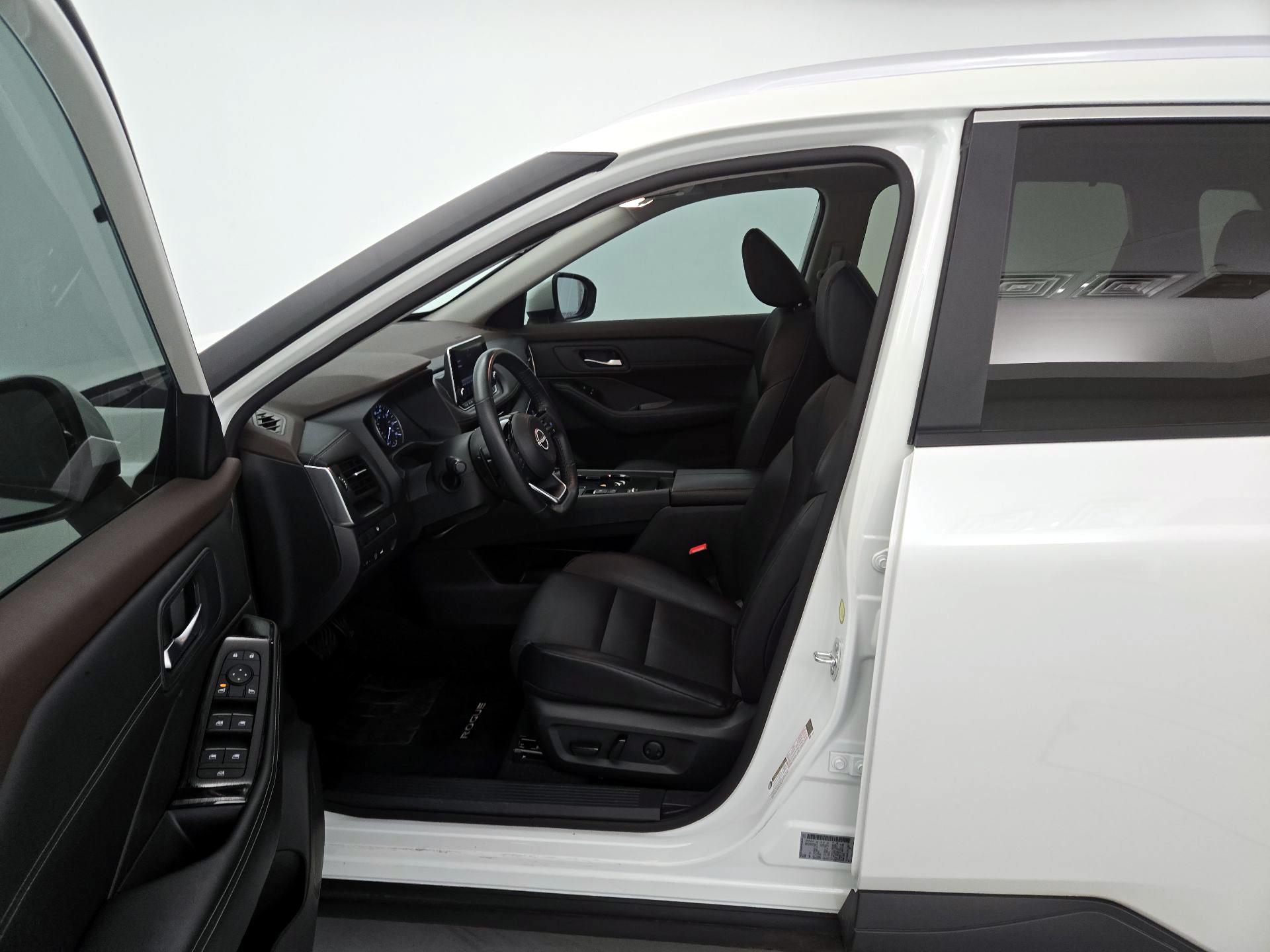 Thumbnail: 2023 Nissan Rogue - 11