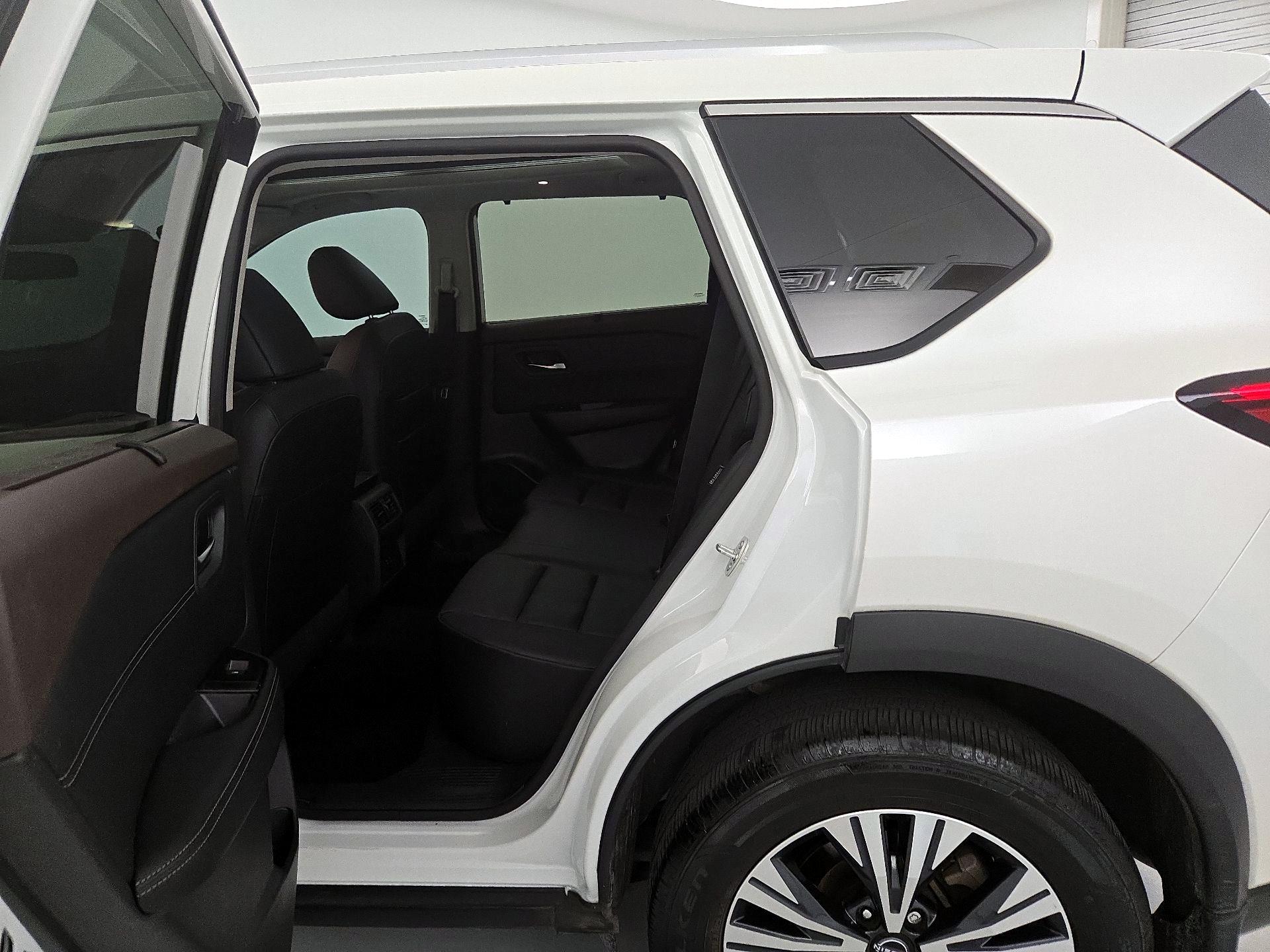 Thumbnail: 2023 Nissan Rogue - 20