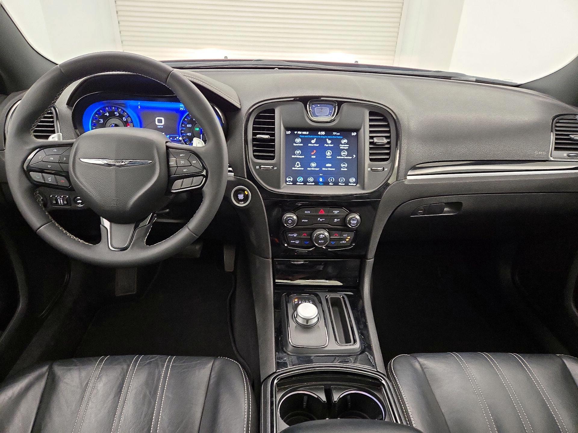 Thumbnail: 2022 Chrysler 300 - 9