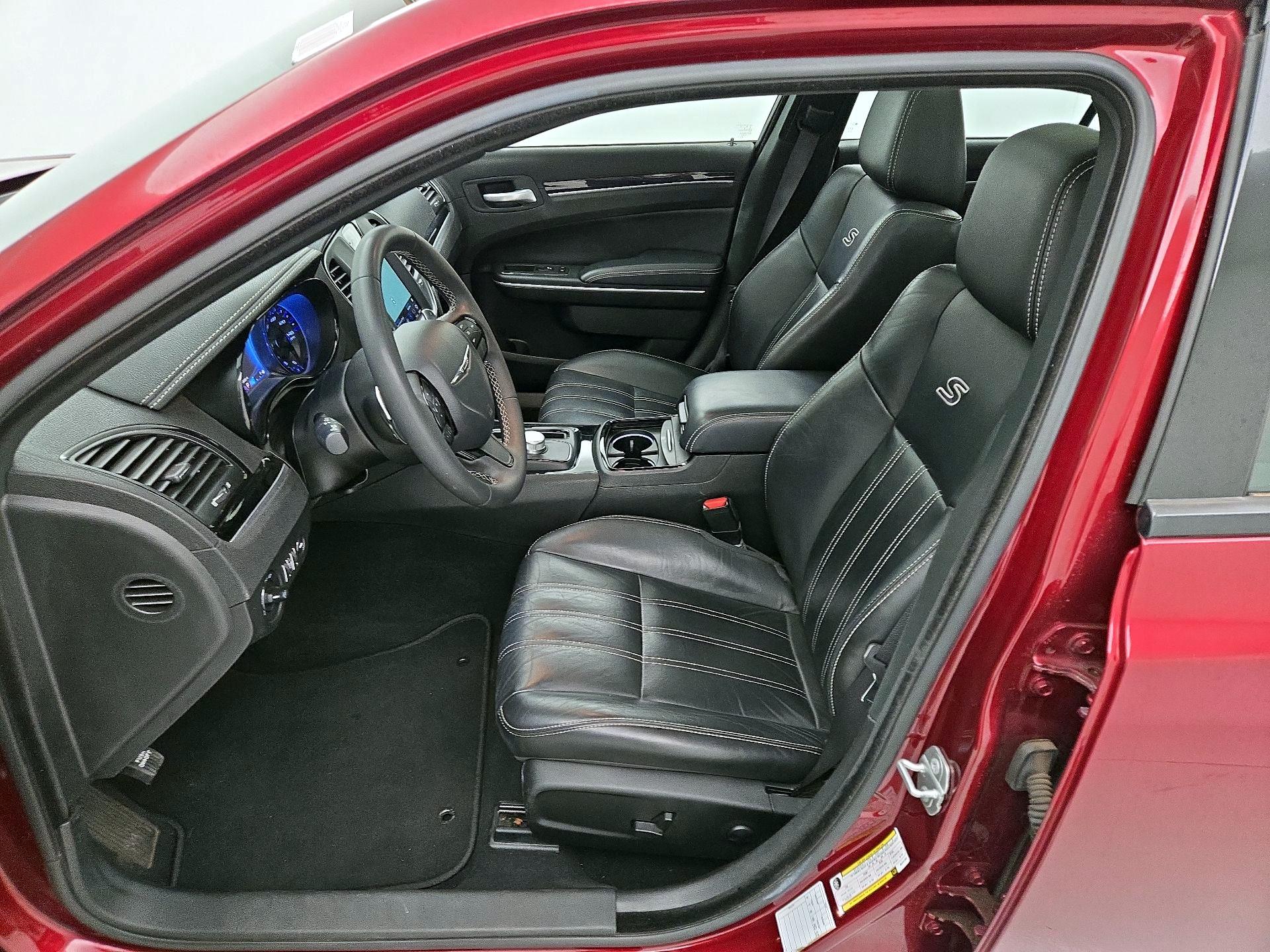 Thumbnail: 2022 Chrysler 300 - 11