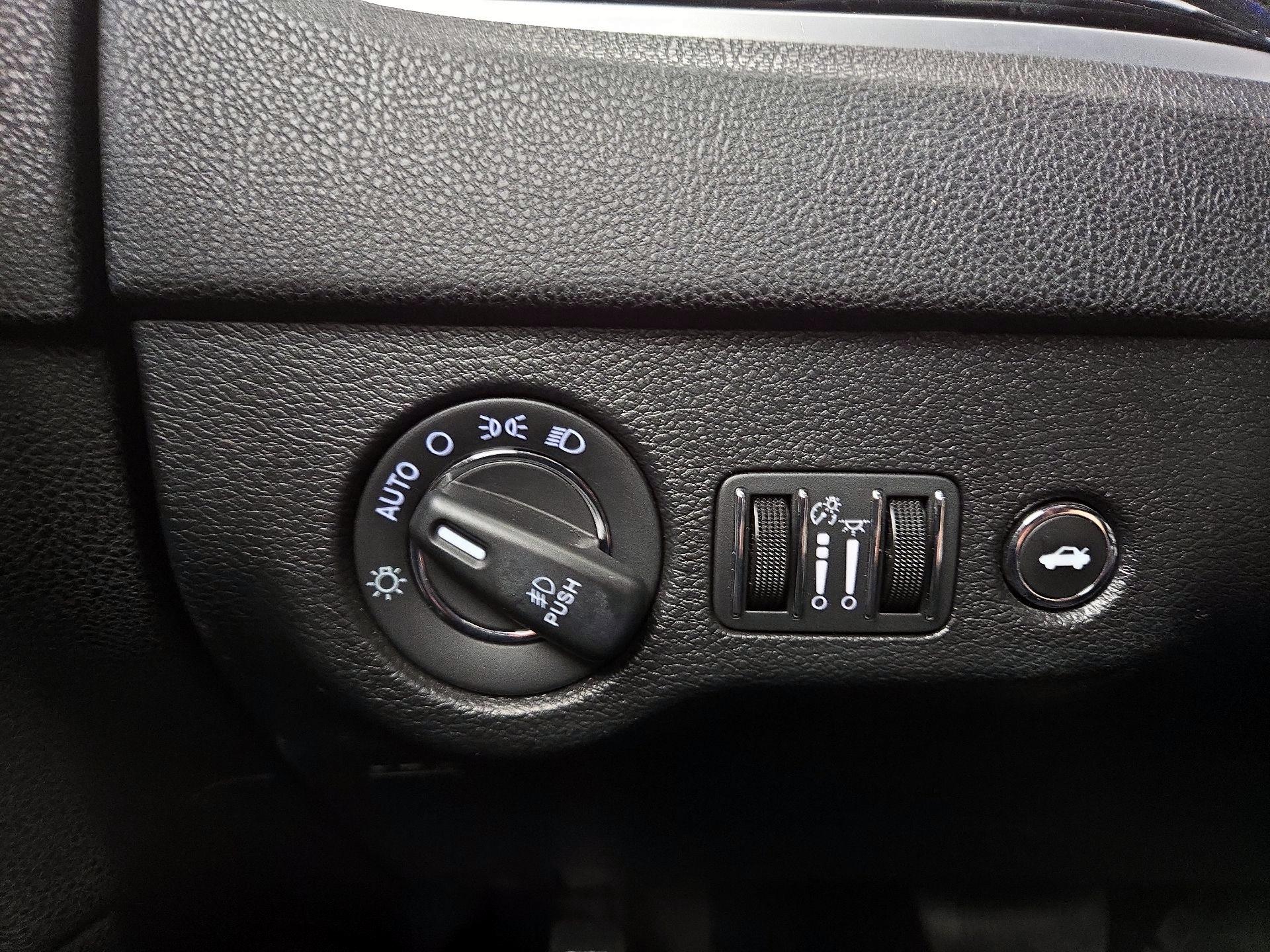 Thumbnail: 2022 Chrysler 300 - 13