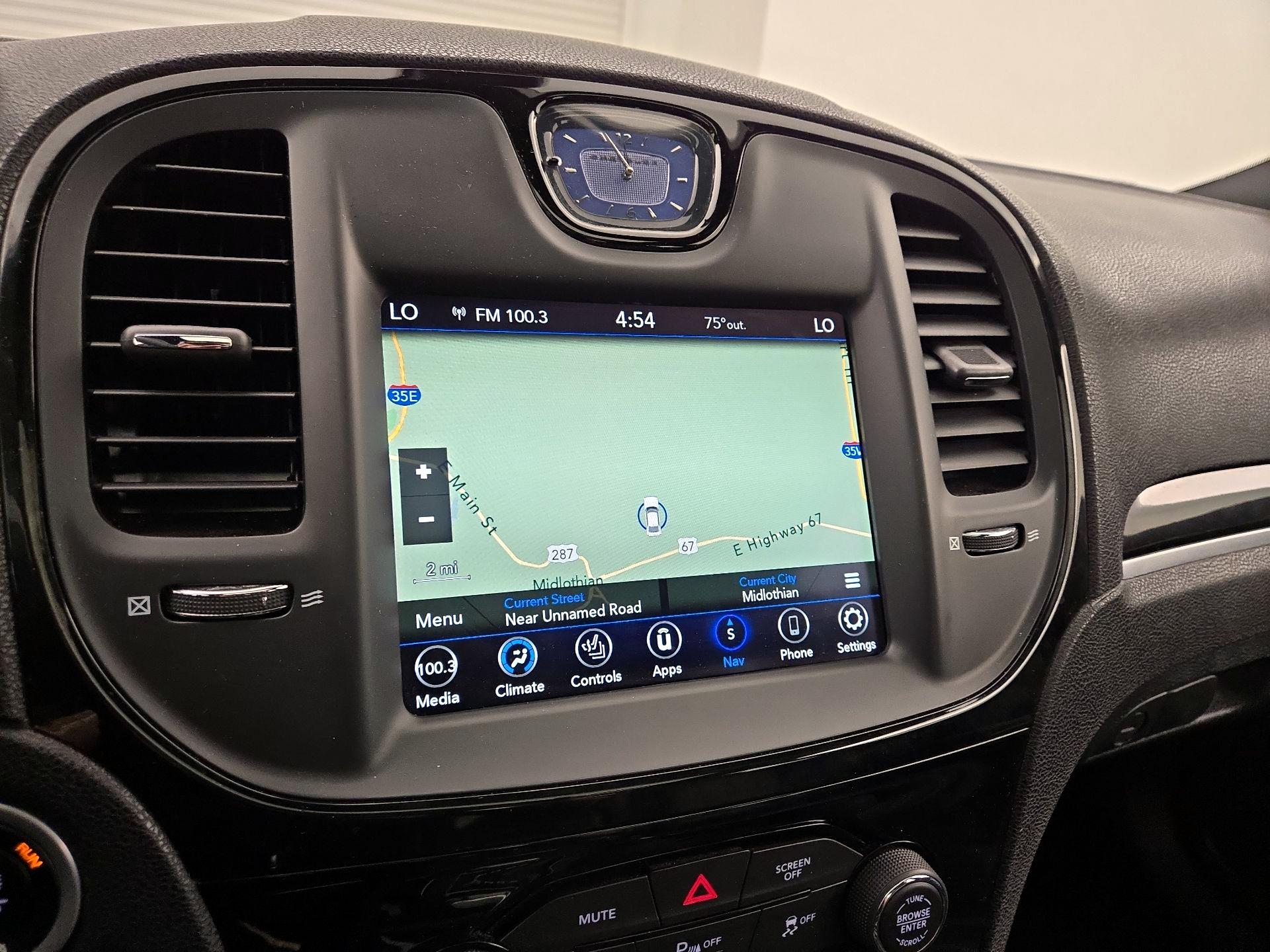 Thumbnail: 2022 Chrysler 300 - 14