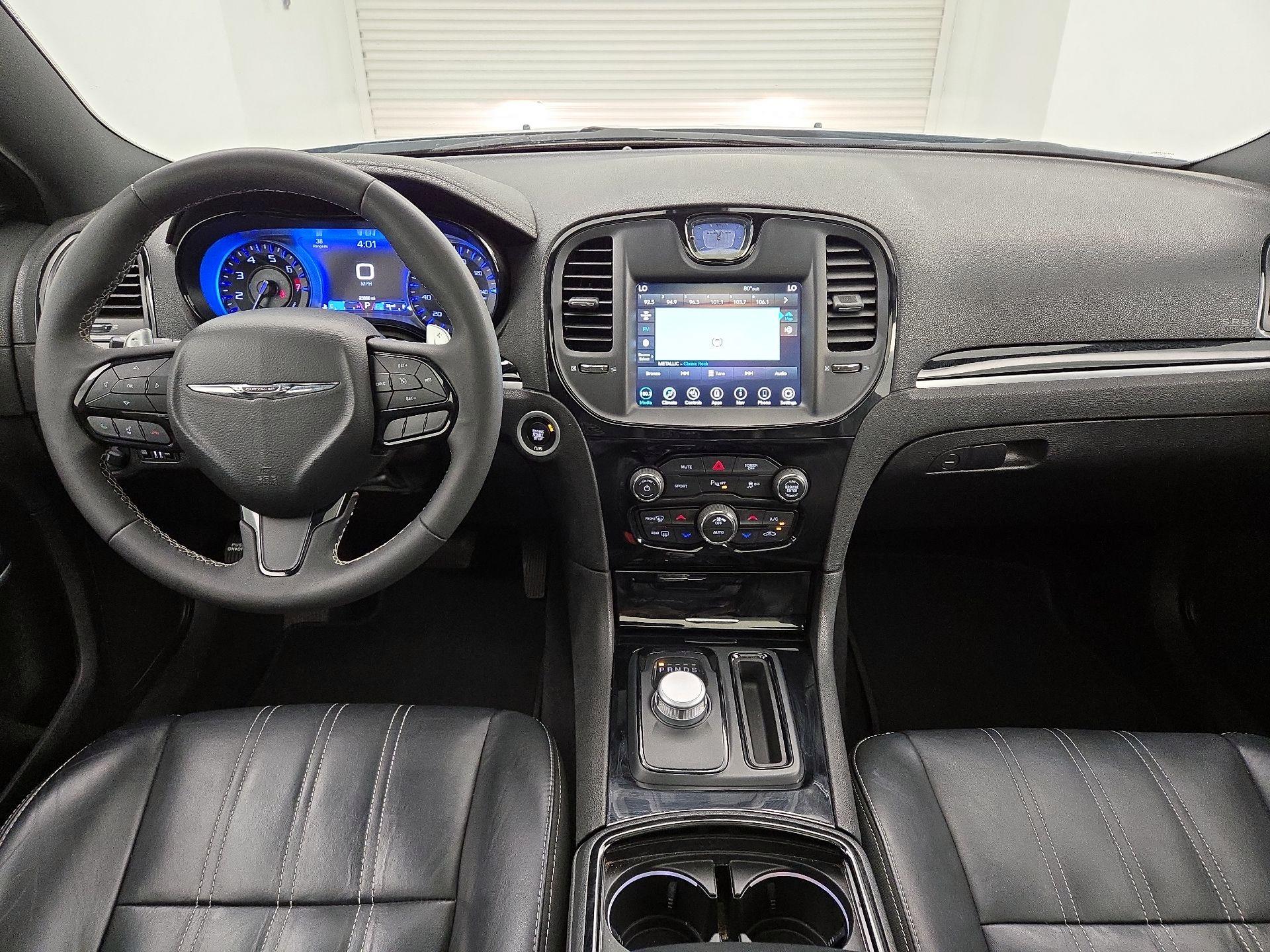Thumbnail: 2022 Chrysler 300 - 9