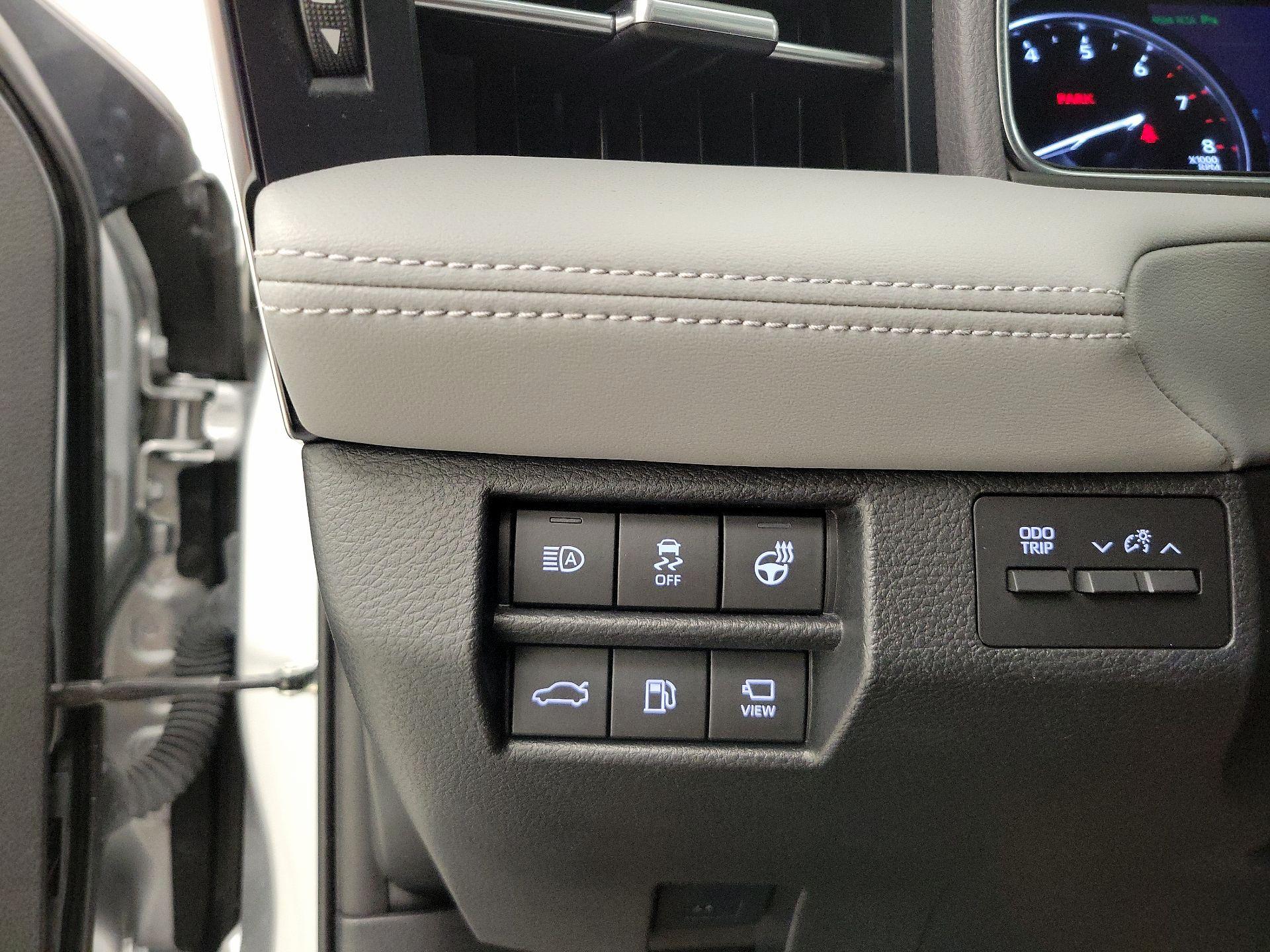 Thumbnail: 2019 Toyota Avalon - 13