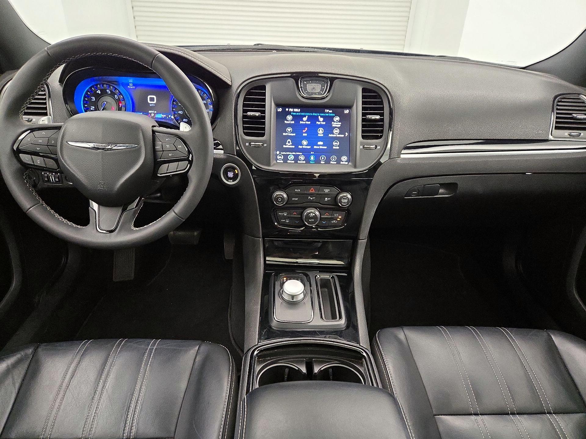 Thumbnail: 2022 Chrysler 300 - 9