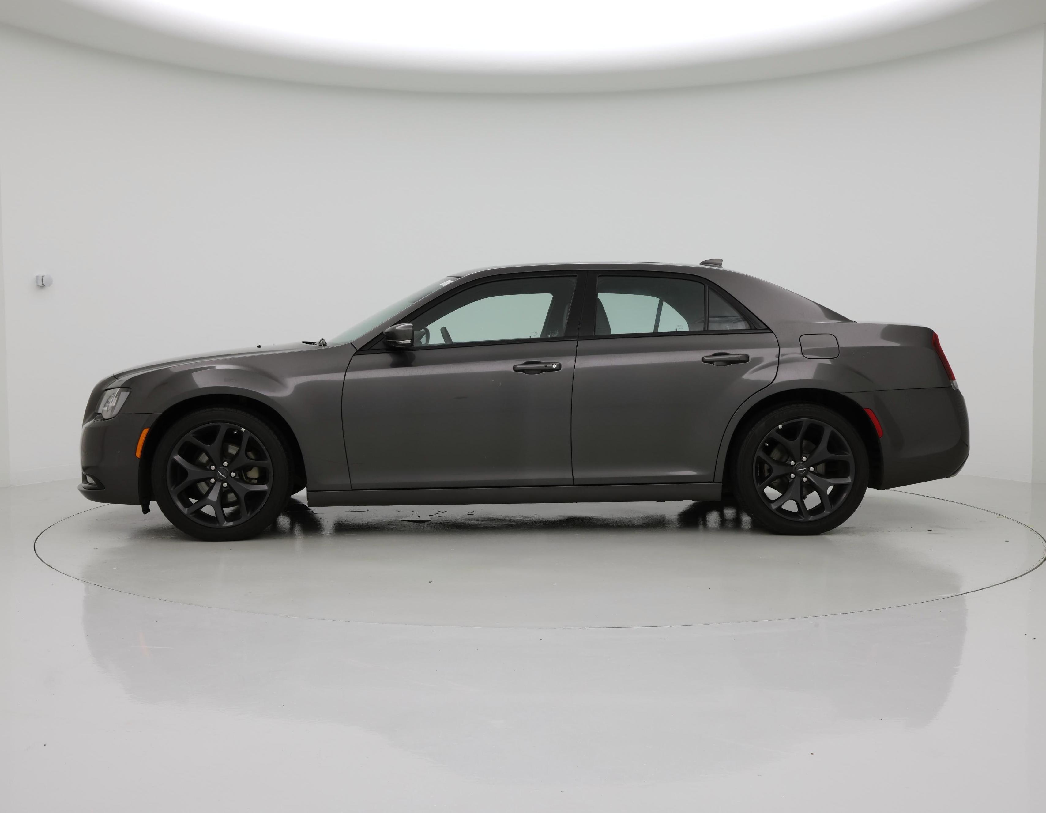 Thumbnail: 2022 Chrysler 300 - 3