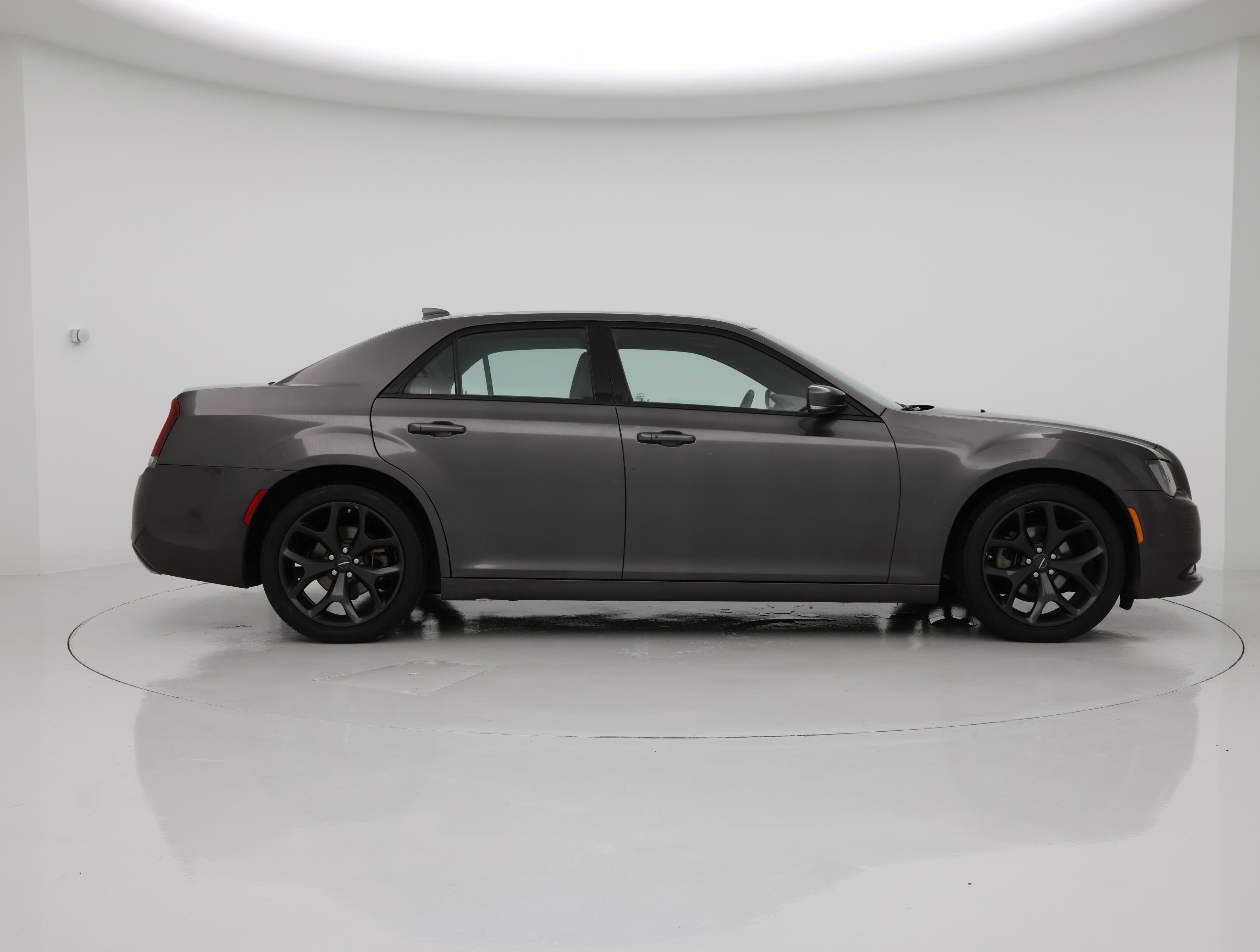 Thumbnail: 2022 Chrysler 300 - 7