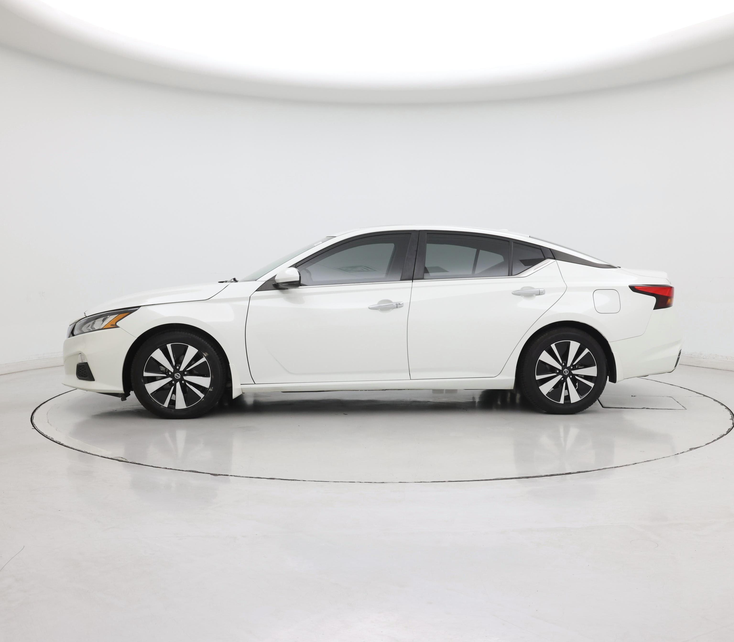 Thumbnail: 2022 Nissan Altima - 3