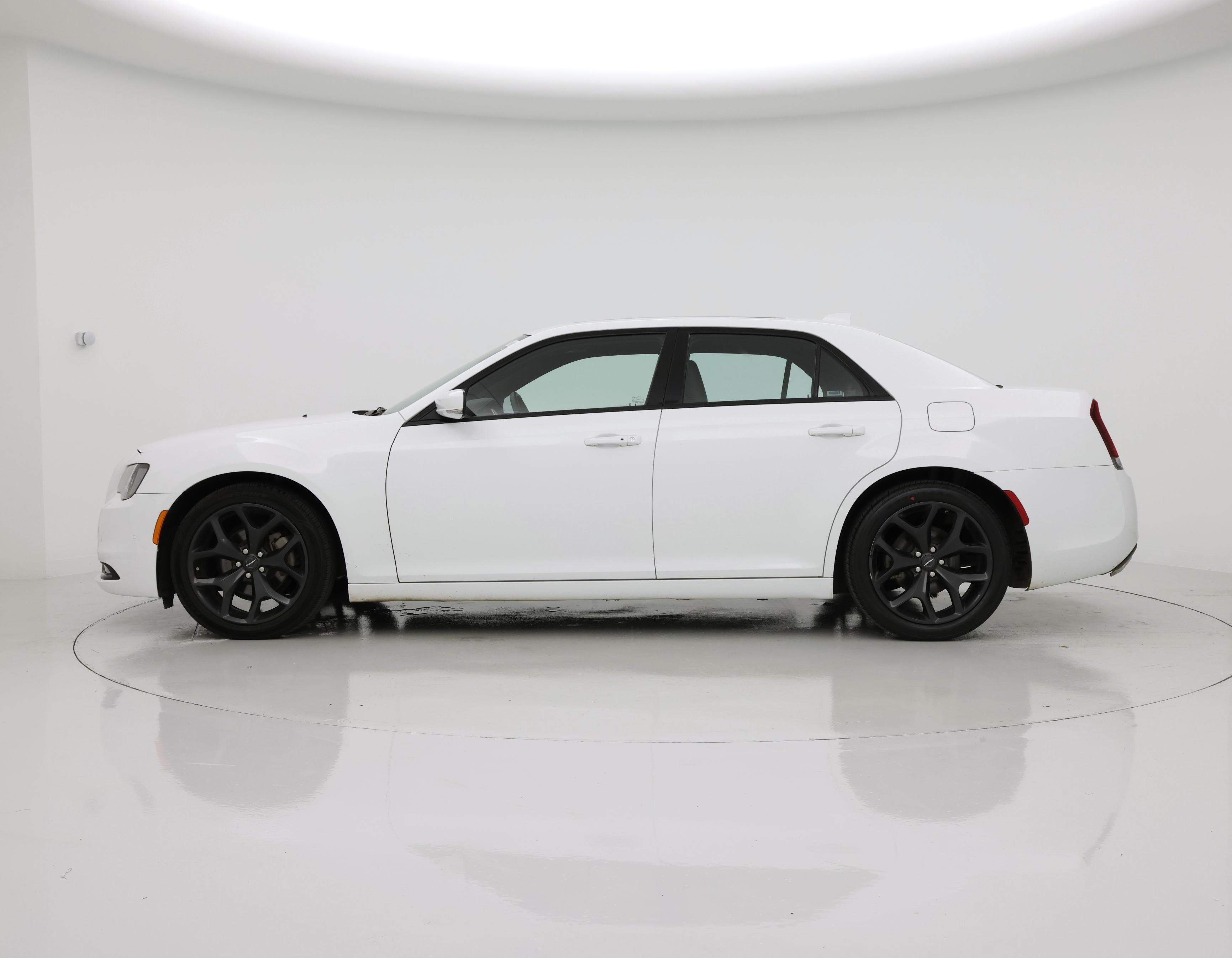 Thumbnail: 2022 Chrysler 300 - 3