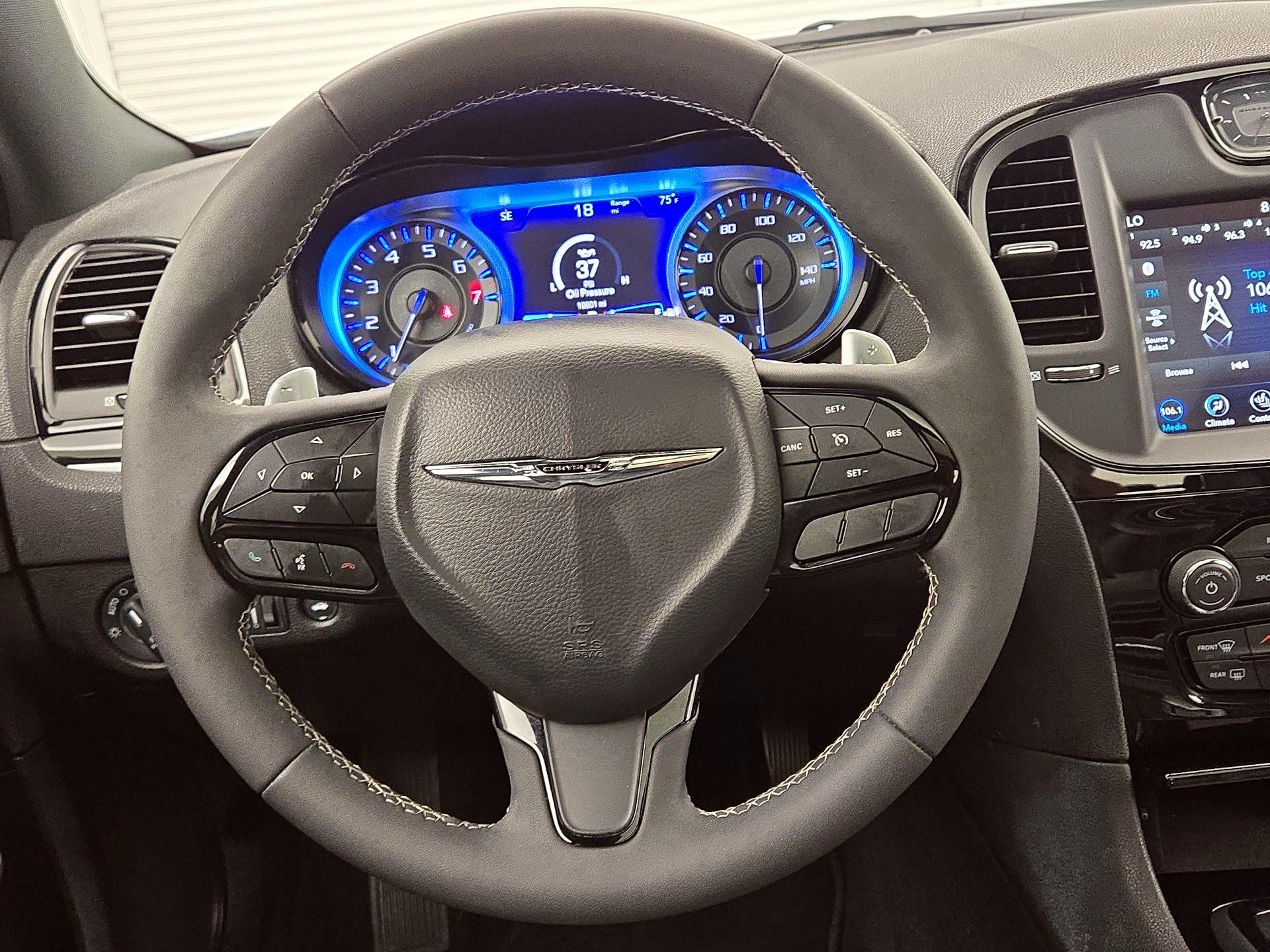 Thumbnail: 2022 Chrysler 300 - 10
