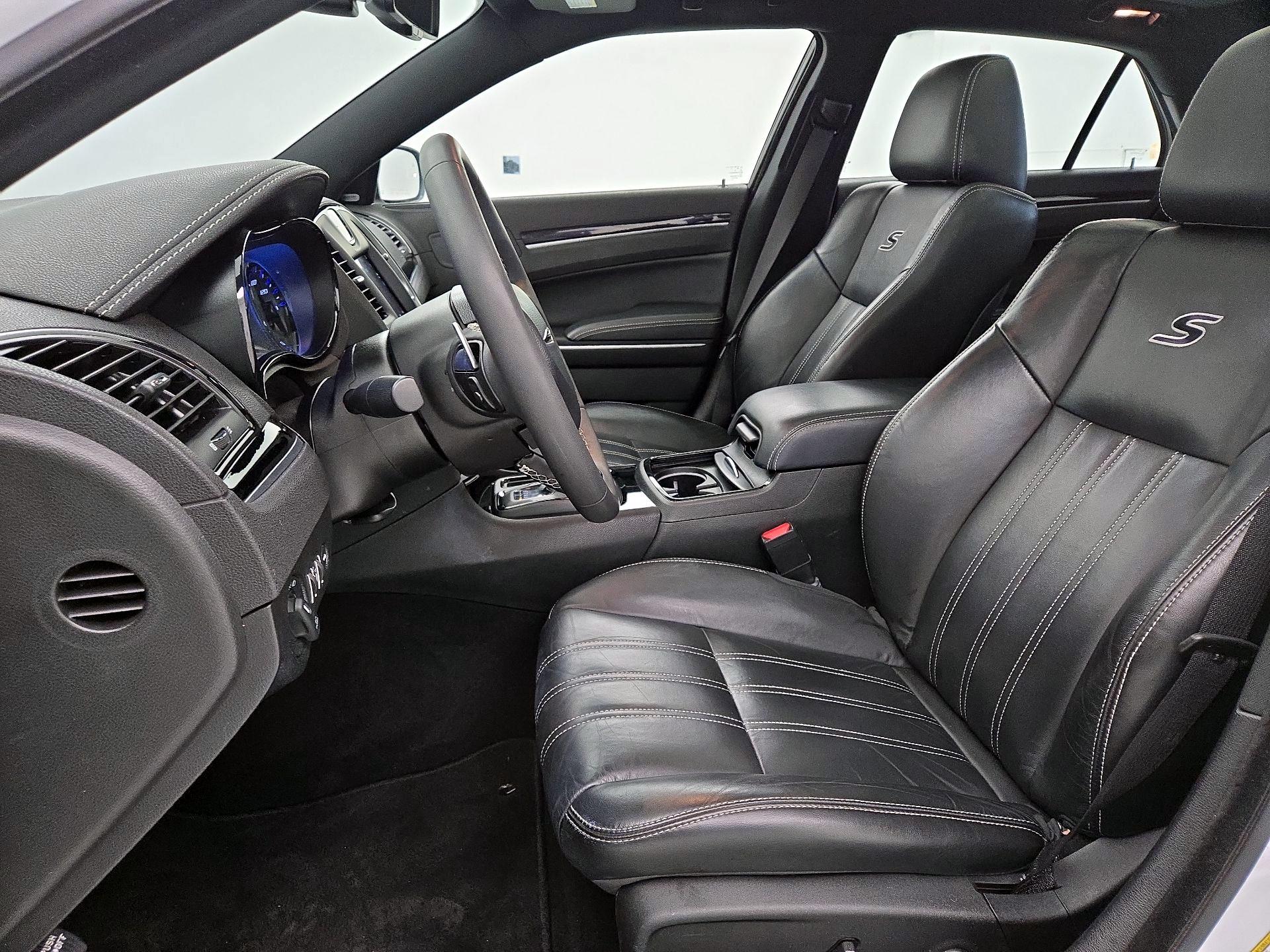 Thumbnail: 2022 Chrysler 300 - 11