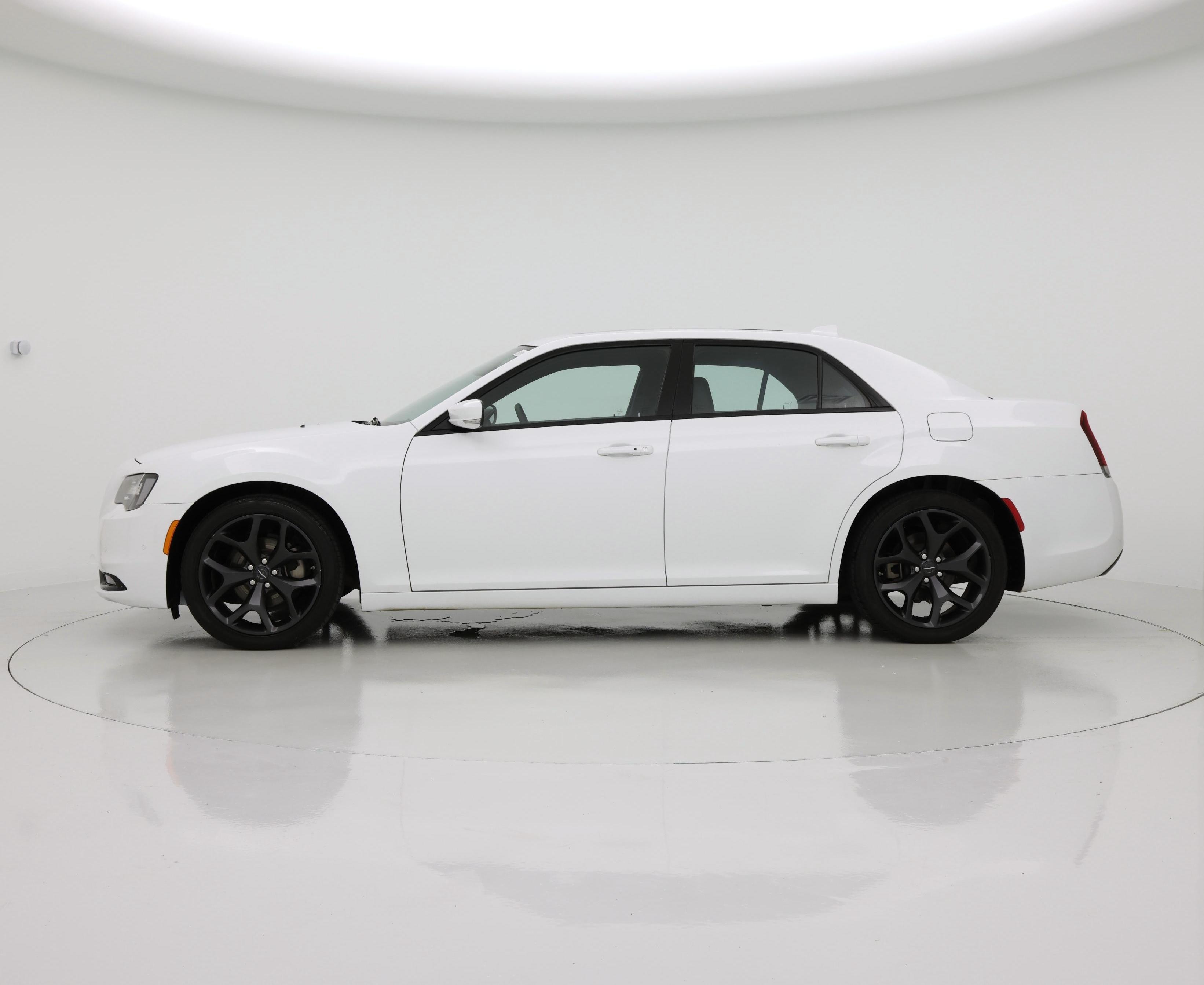 Thumbnail: 2022 Chrysler 300 - 3