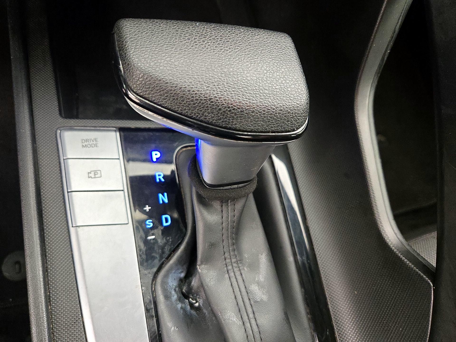 Thumbnail: 2023 Hyundai Elantra - 17
