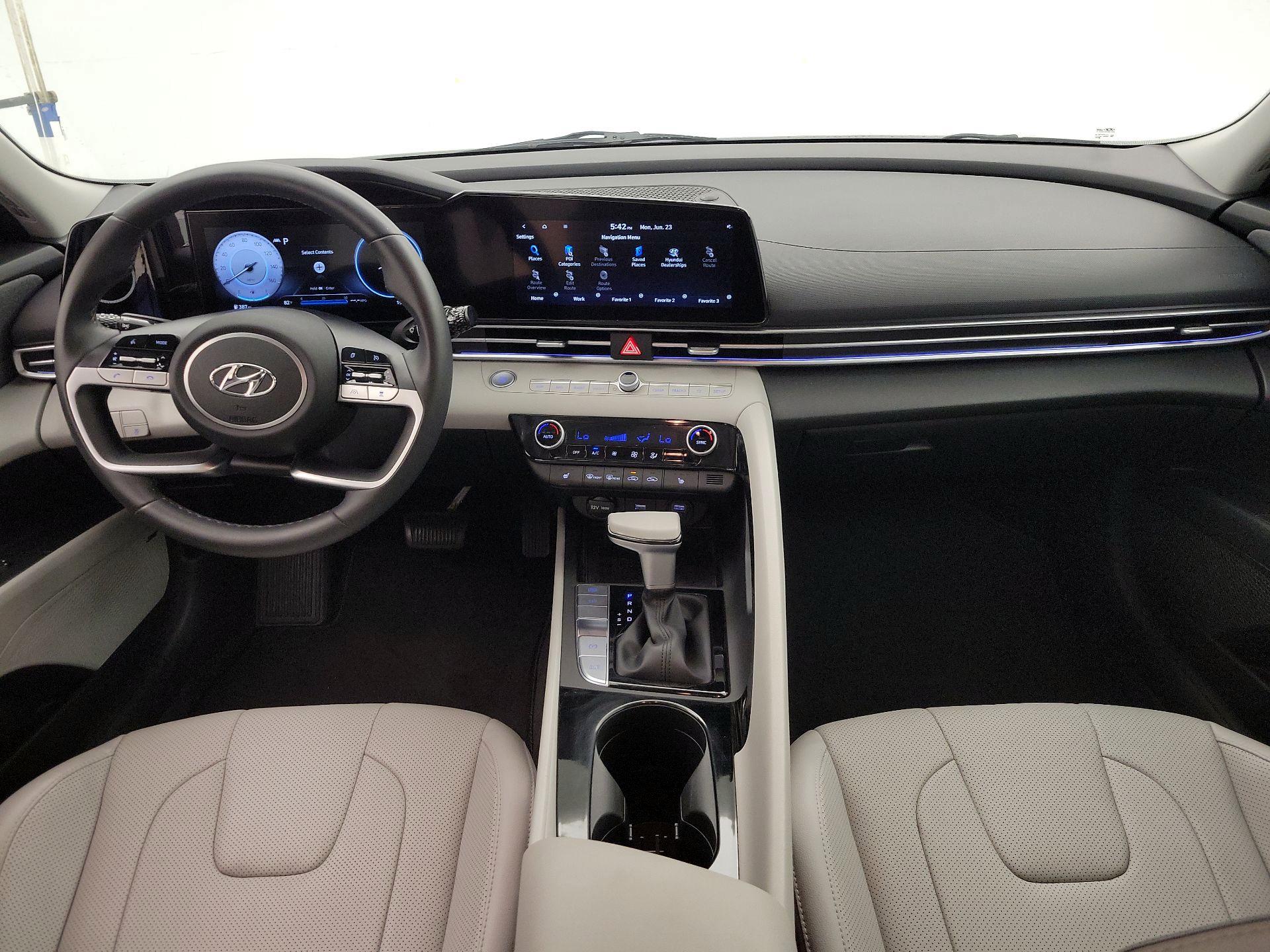 Thumbnail: 2022 Hyundai Elantra - 9
