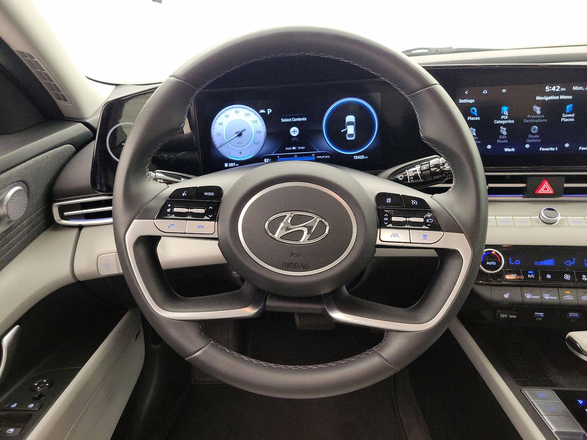 Thumbnail: 2022 Hyundai Elantra - 10