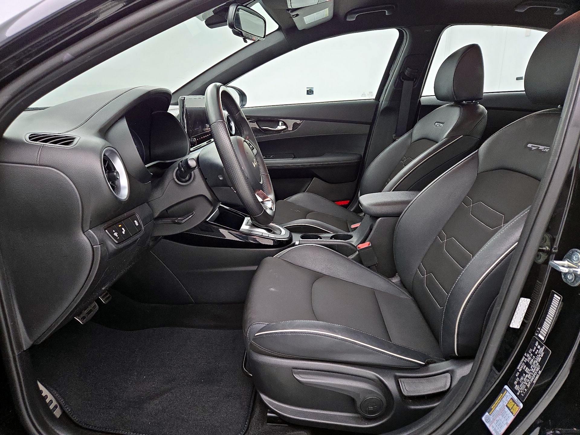 Thumbnail: 2023 Kia Forte - 11