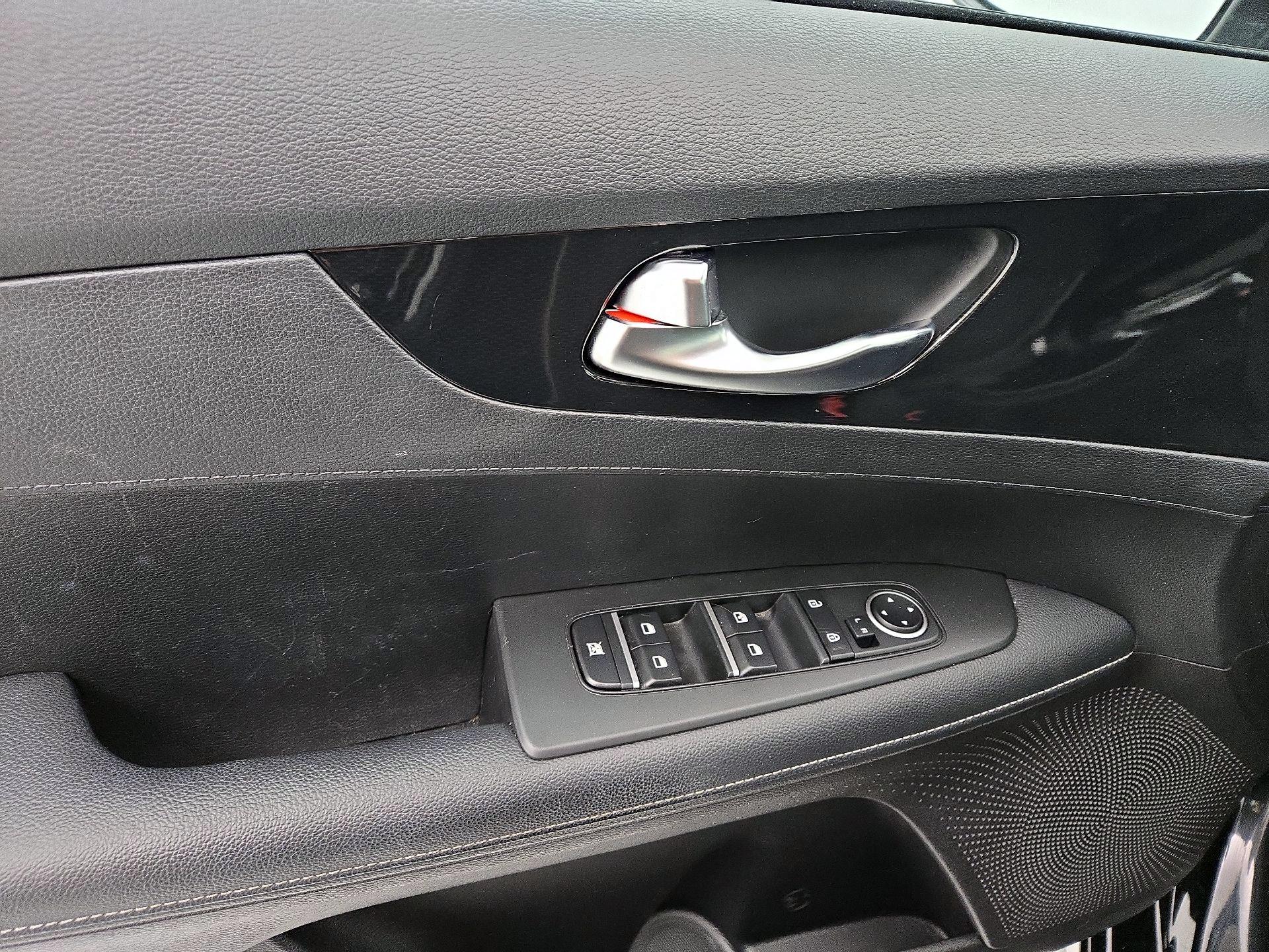 Thumbnail: 2023 Kia Forte - 12