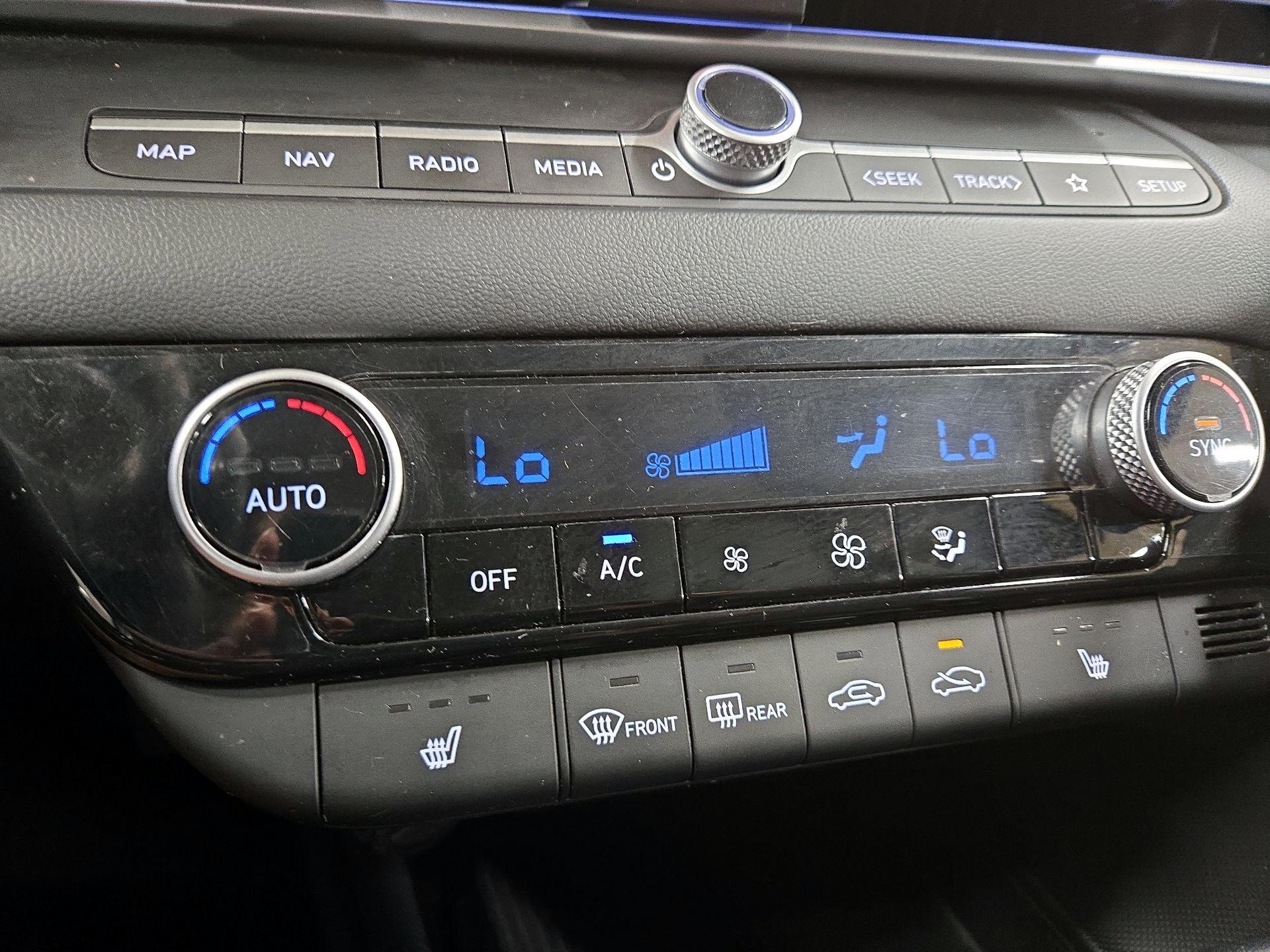 Thumbnail: 2024 Hyundai Elantra - 17