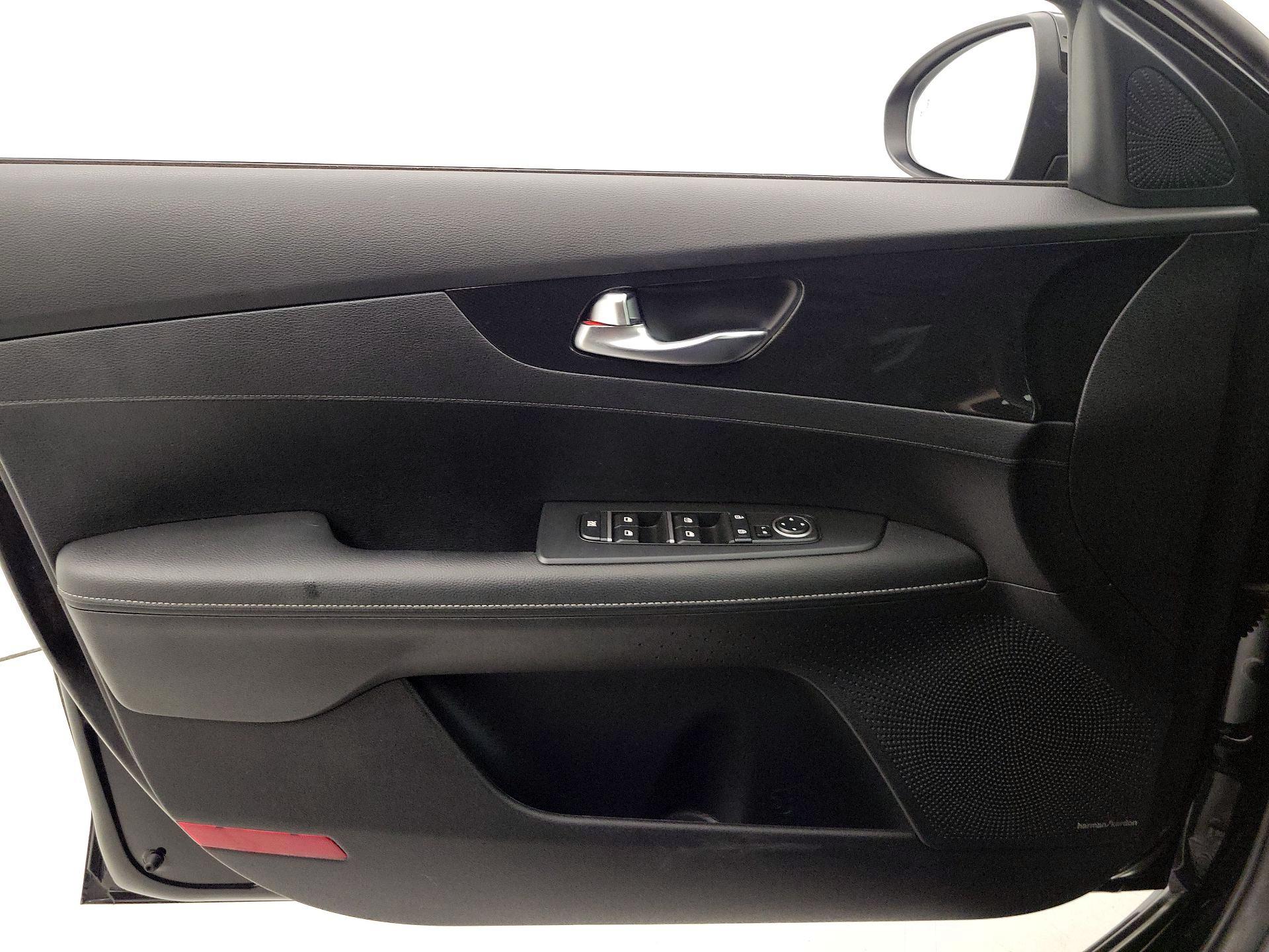 Thumbnail: 2022 Kia Forte - 12