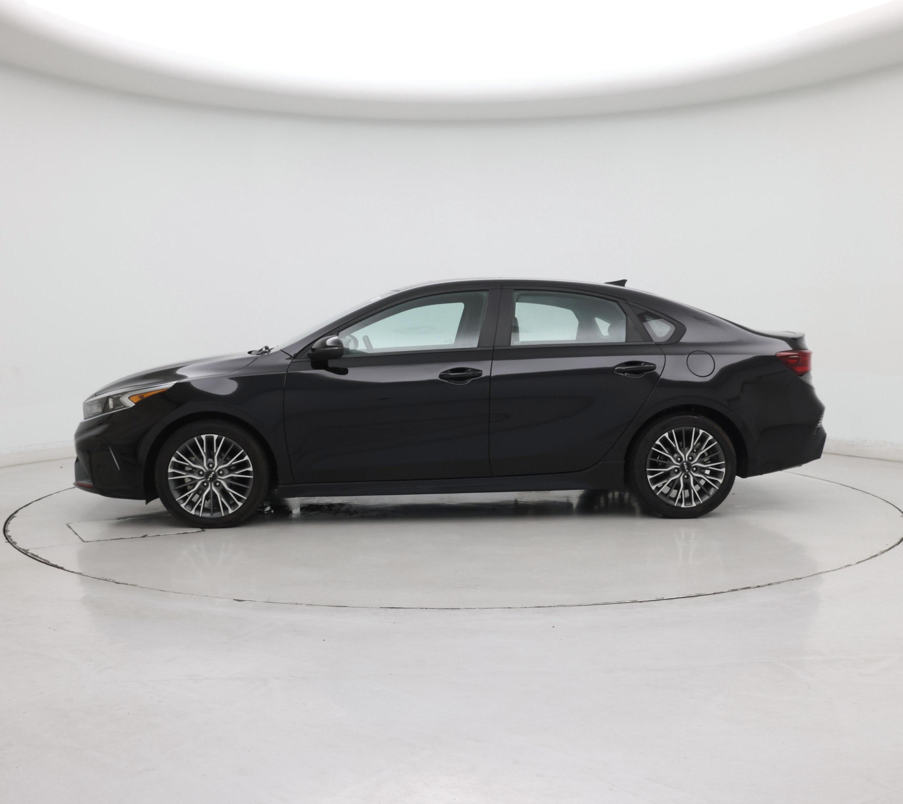 Thumbnail: 2022 Kia Forte - 3