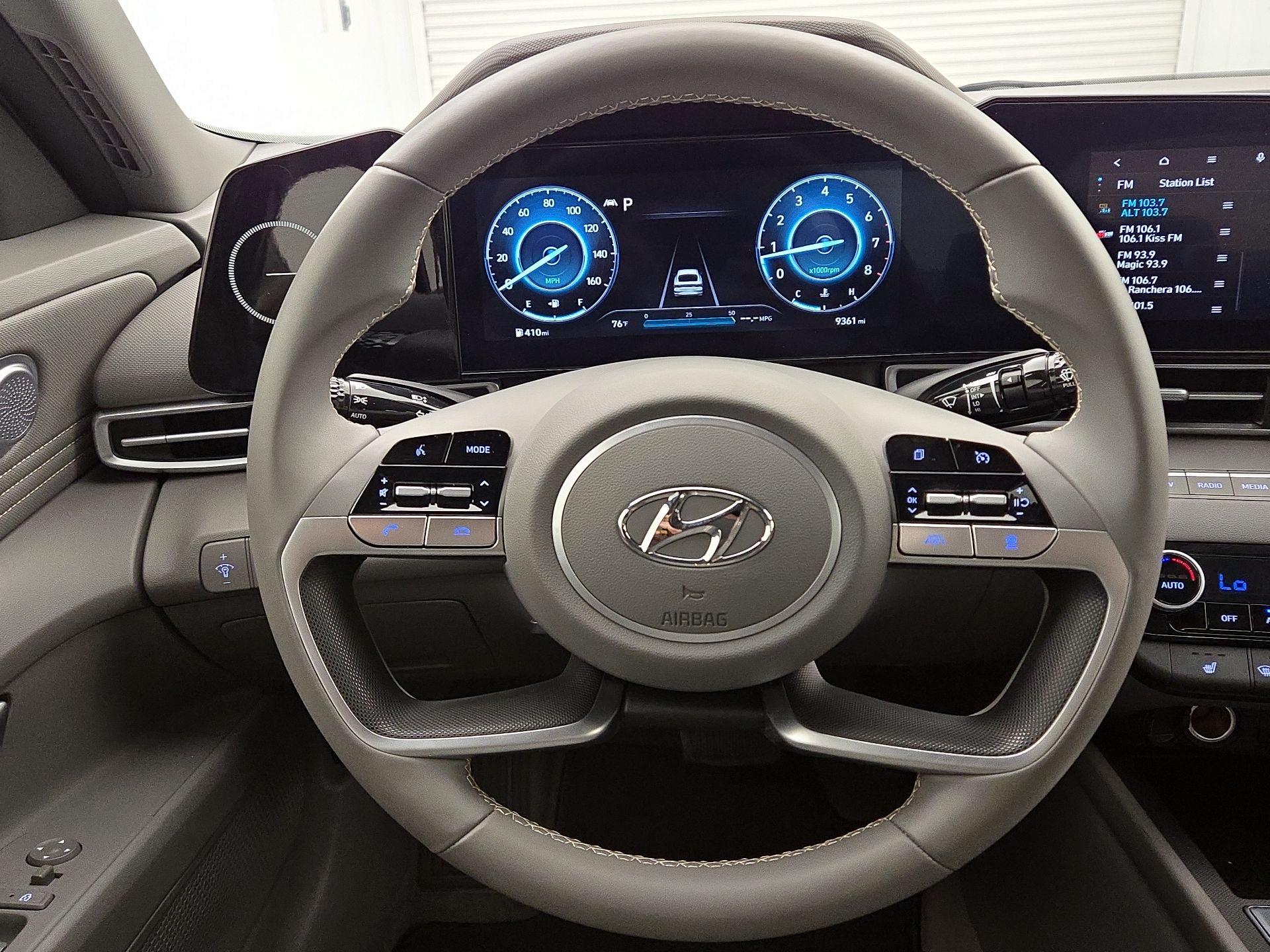 Thumbnail: 2023 Hyundai Elantra - 10