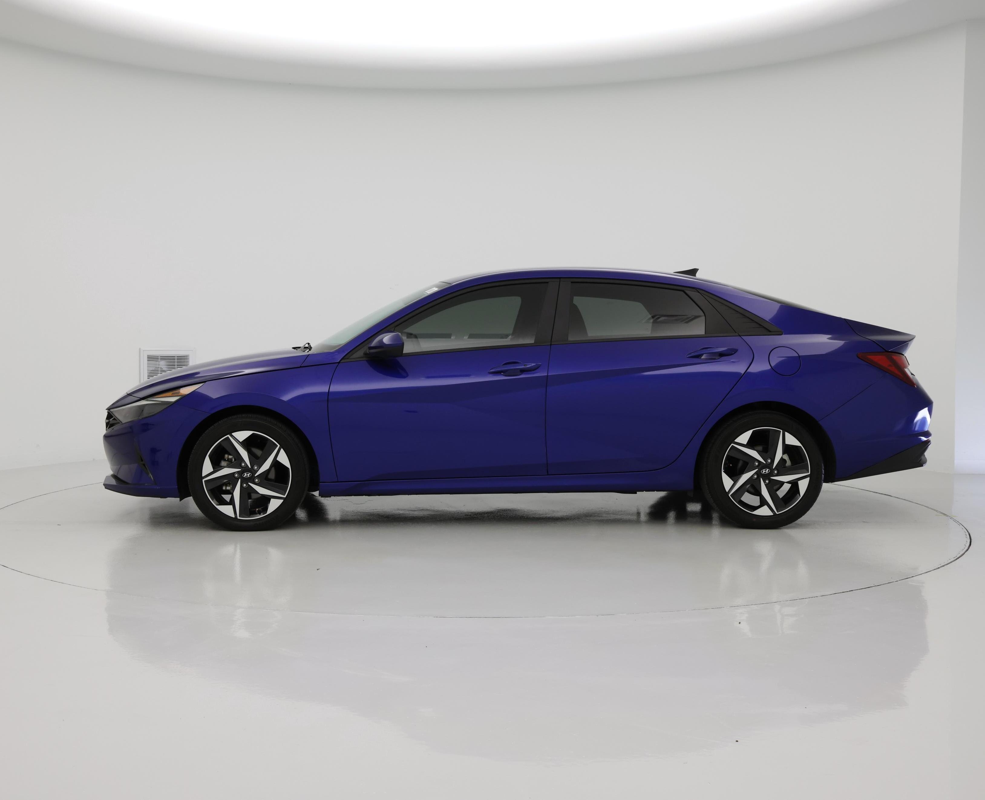 Thumbnail: 2023 Hyundai Elantra - 3