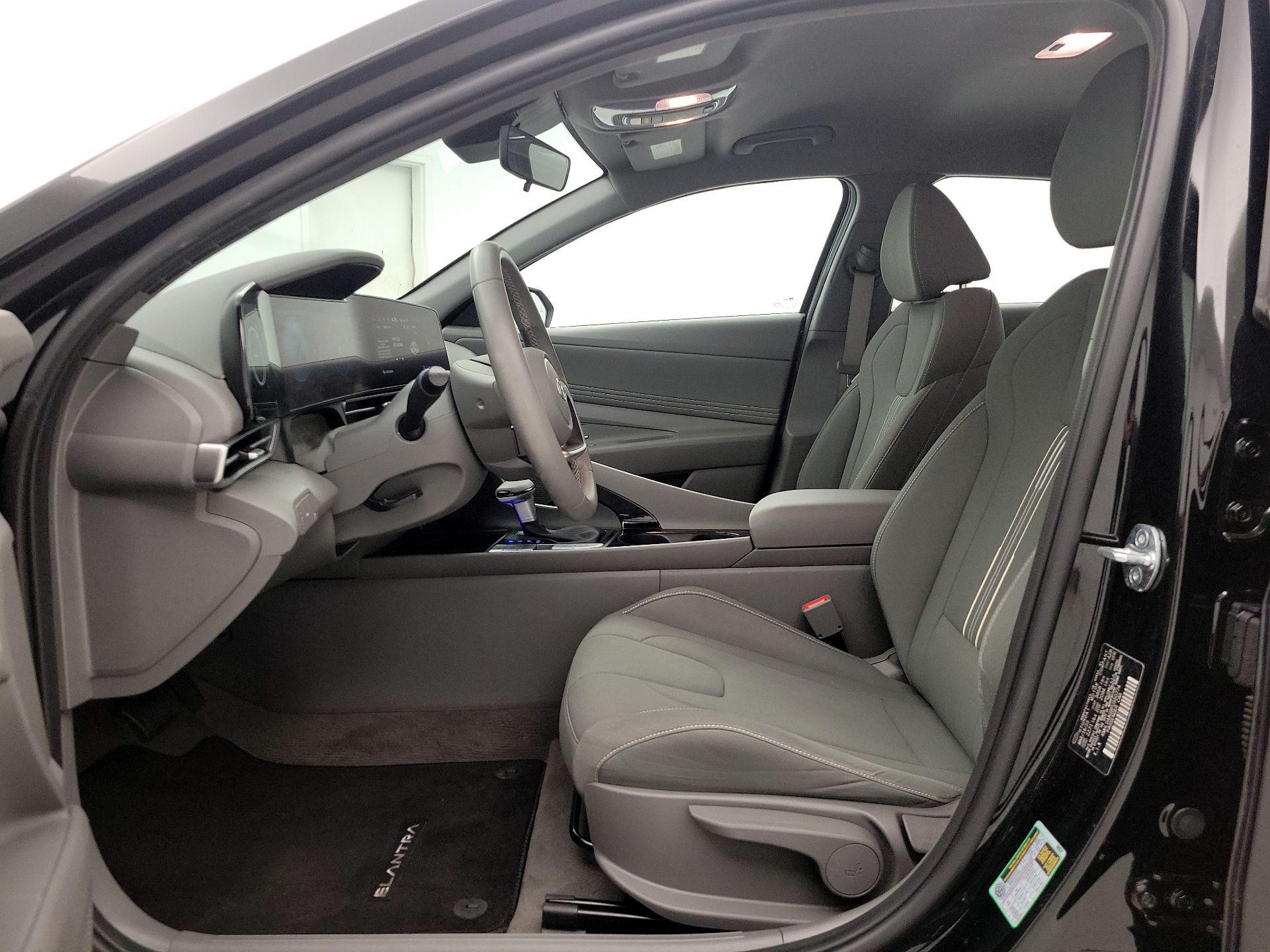 Thumbnail: 2023 Hyundai Elantra - 11