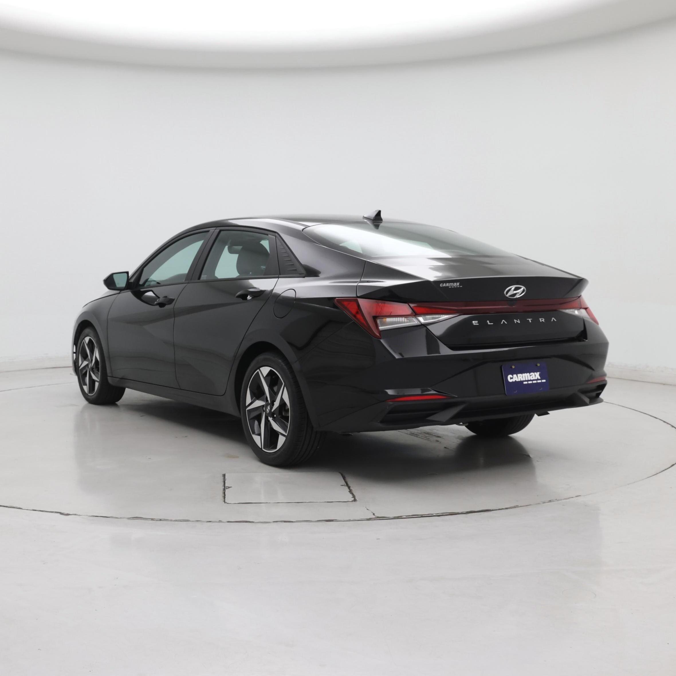Thumbnail: 2023 Hyundai Elantra - 2