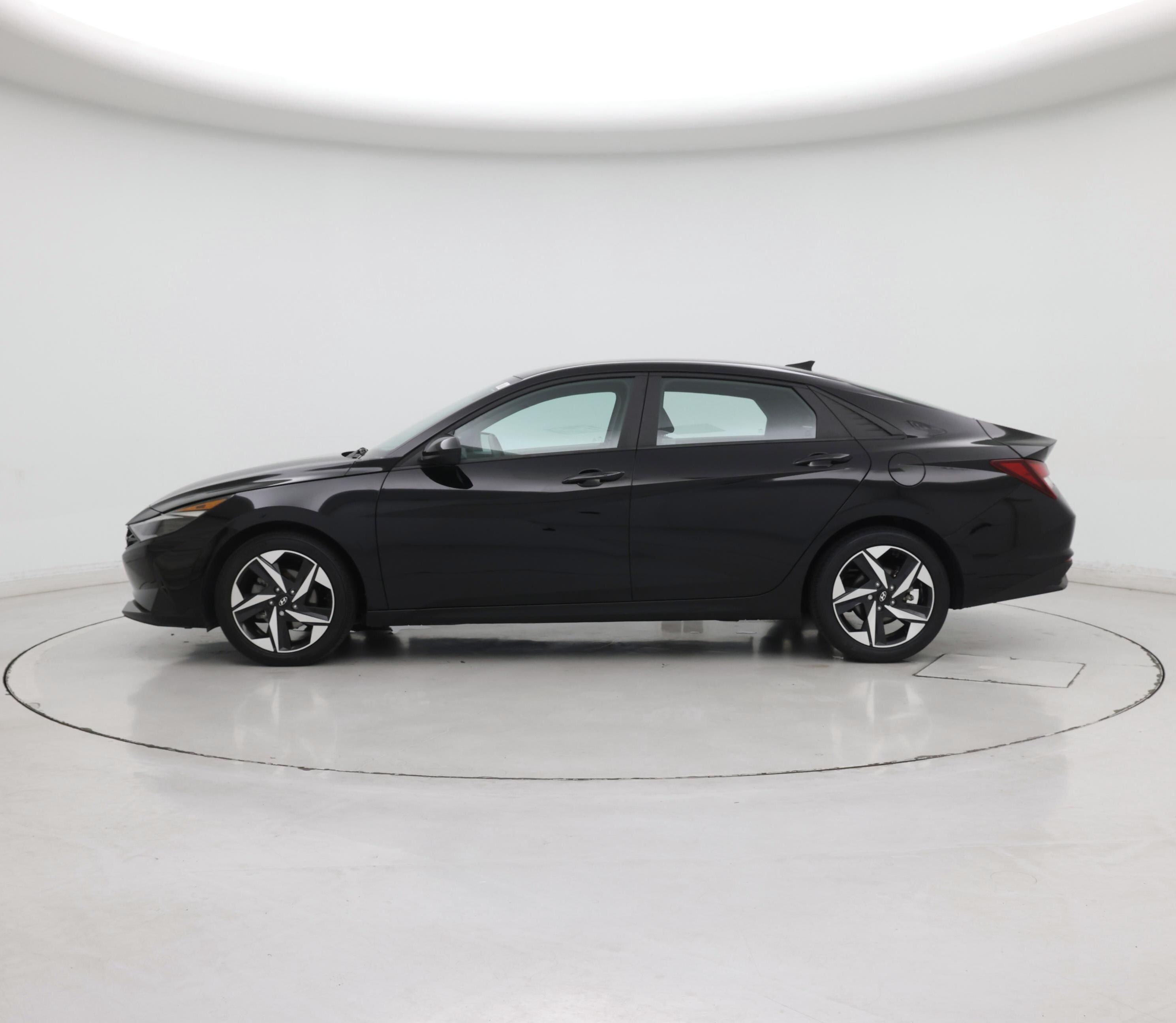 Thumbnail: 2023 Hyundai Elantra - 3
