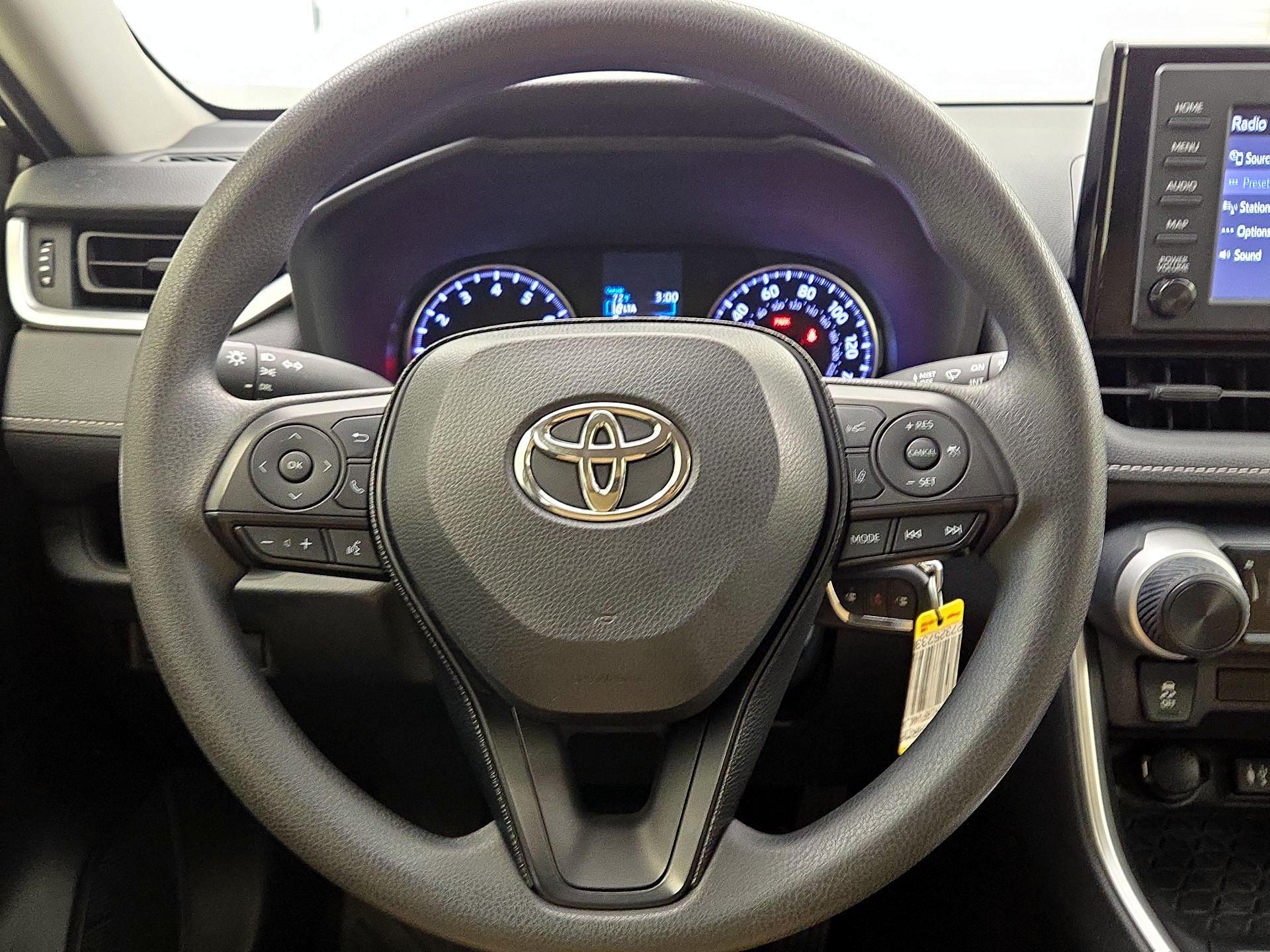 Thumbnail: 2019 Toyota RAV4 - 10