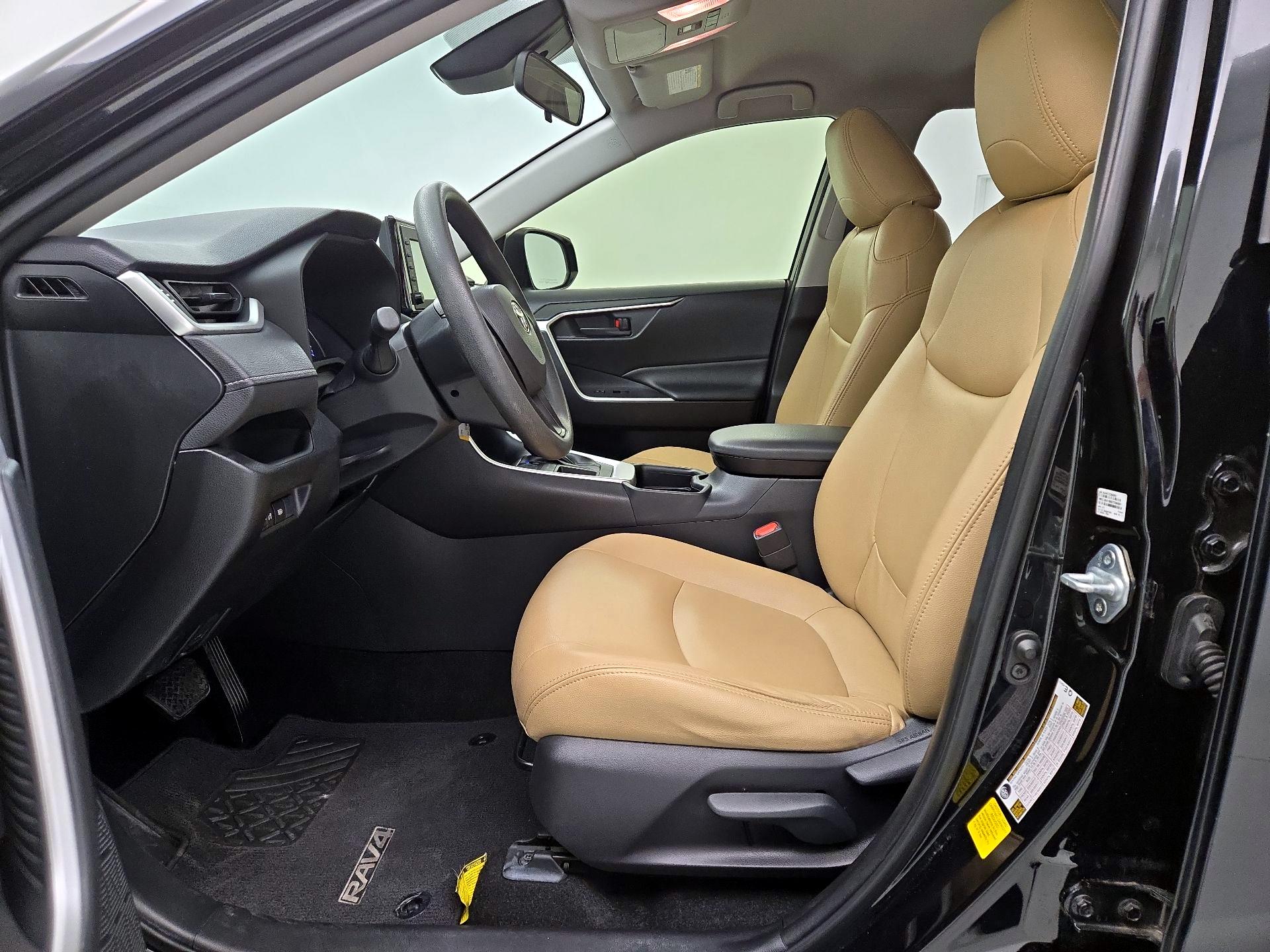 Thumbnail: 2019 Toyota RAV4 - 11
