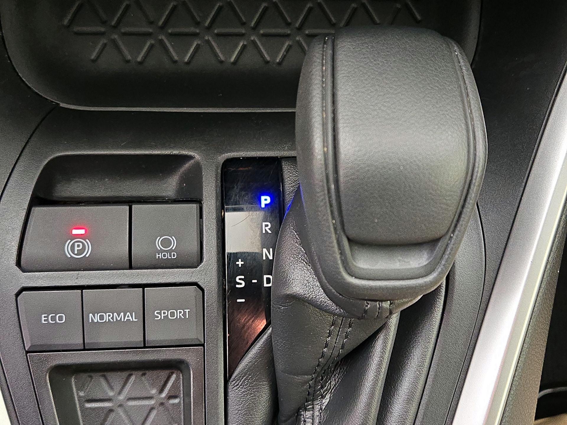 Thumbnail: 2019 Toyota RAV4 - 17