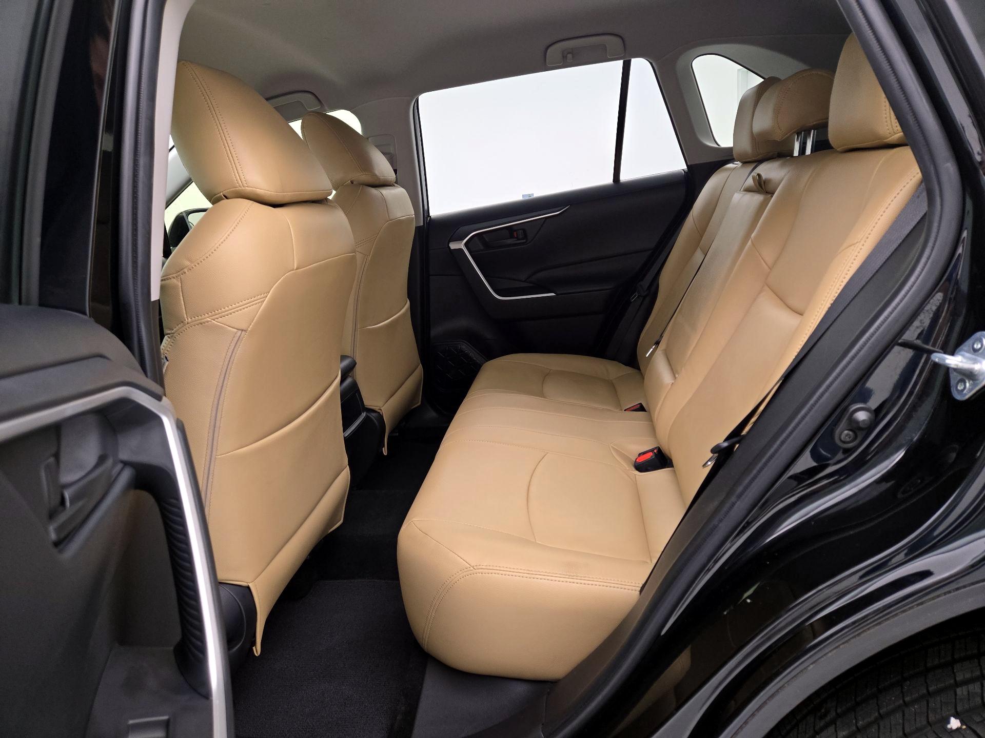 Thumbnail: 2019 Toyota RAV4 - 19